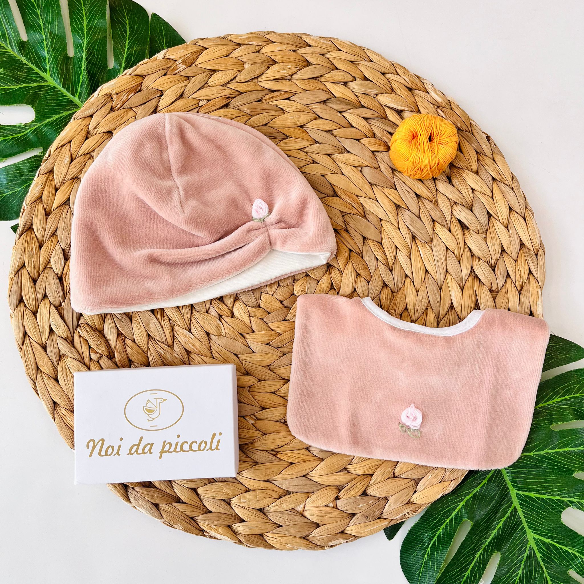 SET CAPPELLINO E BAVETTINA CINIGLIA ROSA CIPRIA - Noi da piccoli