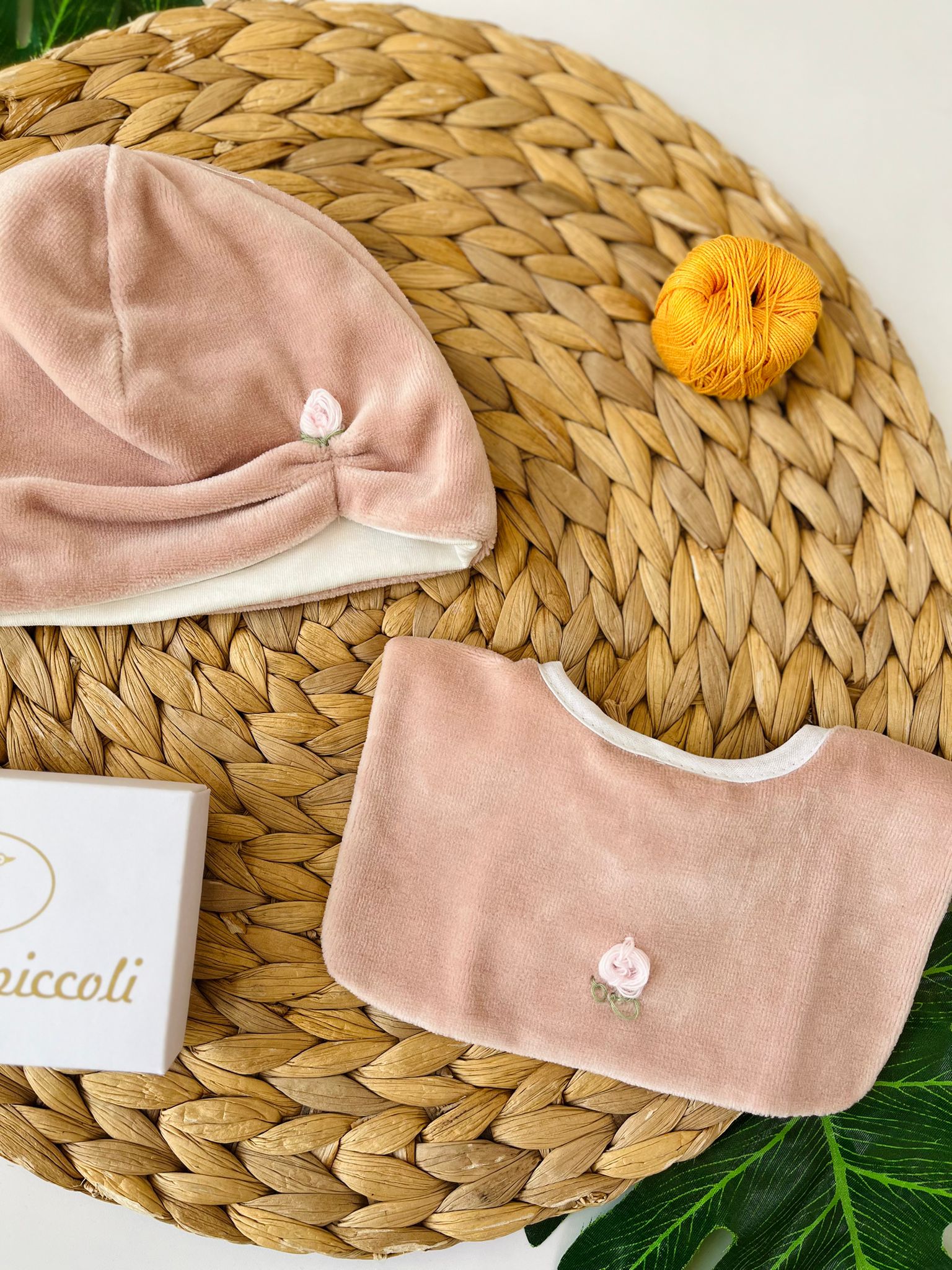 SET CAPPELLINO E BAVETTINA CINIGLIA ROSA CIPRIA - Noi da piccoli
