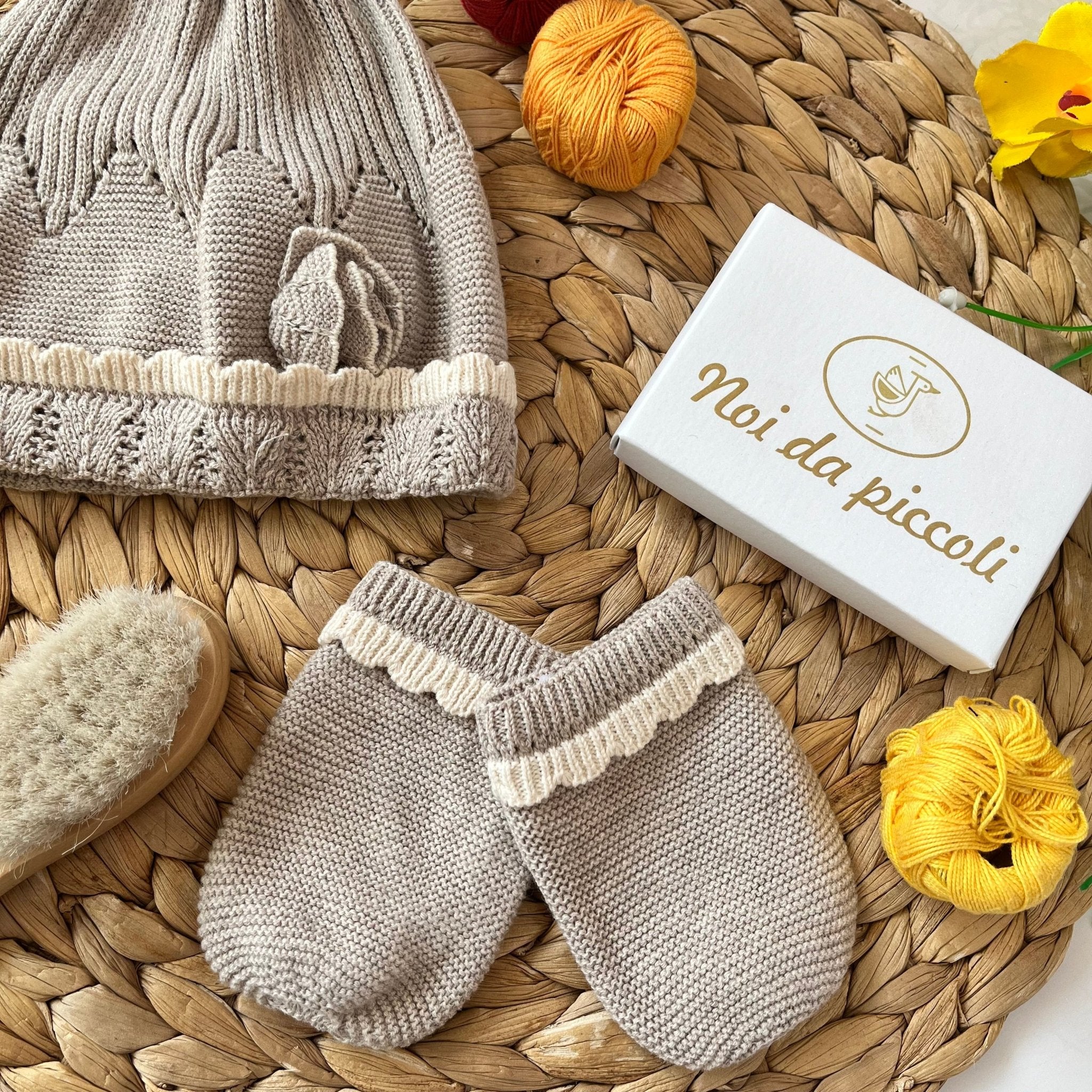 SET CAPPELLINO E GUANTINI NUEZ IN FILATO CALDO - Noi da piccoli