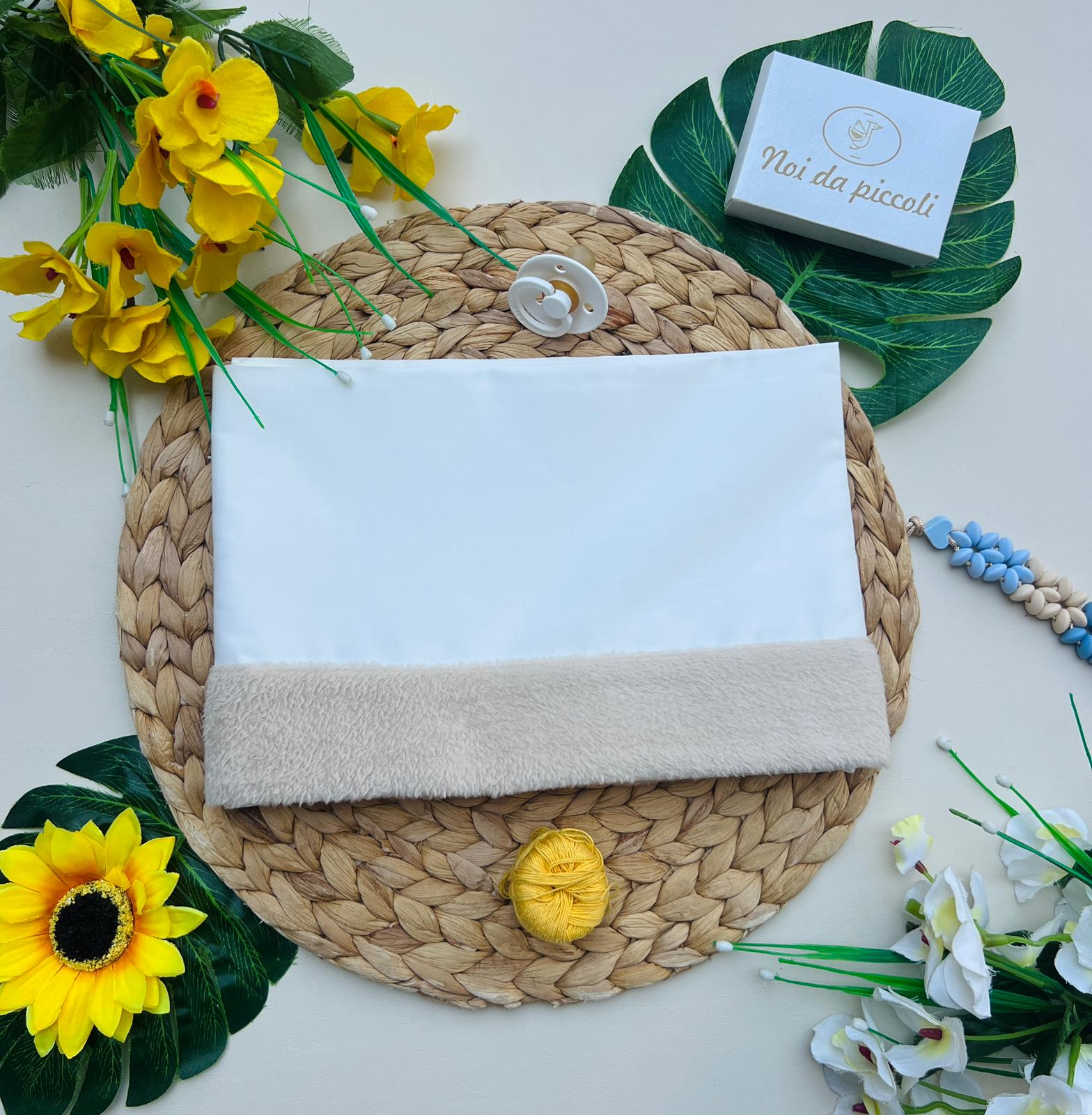 SET LENZUOLA BIANCA CON FASCIA BEIGE IN CINIGLIA - Noi da piccoli