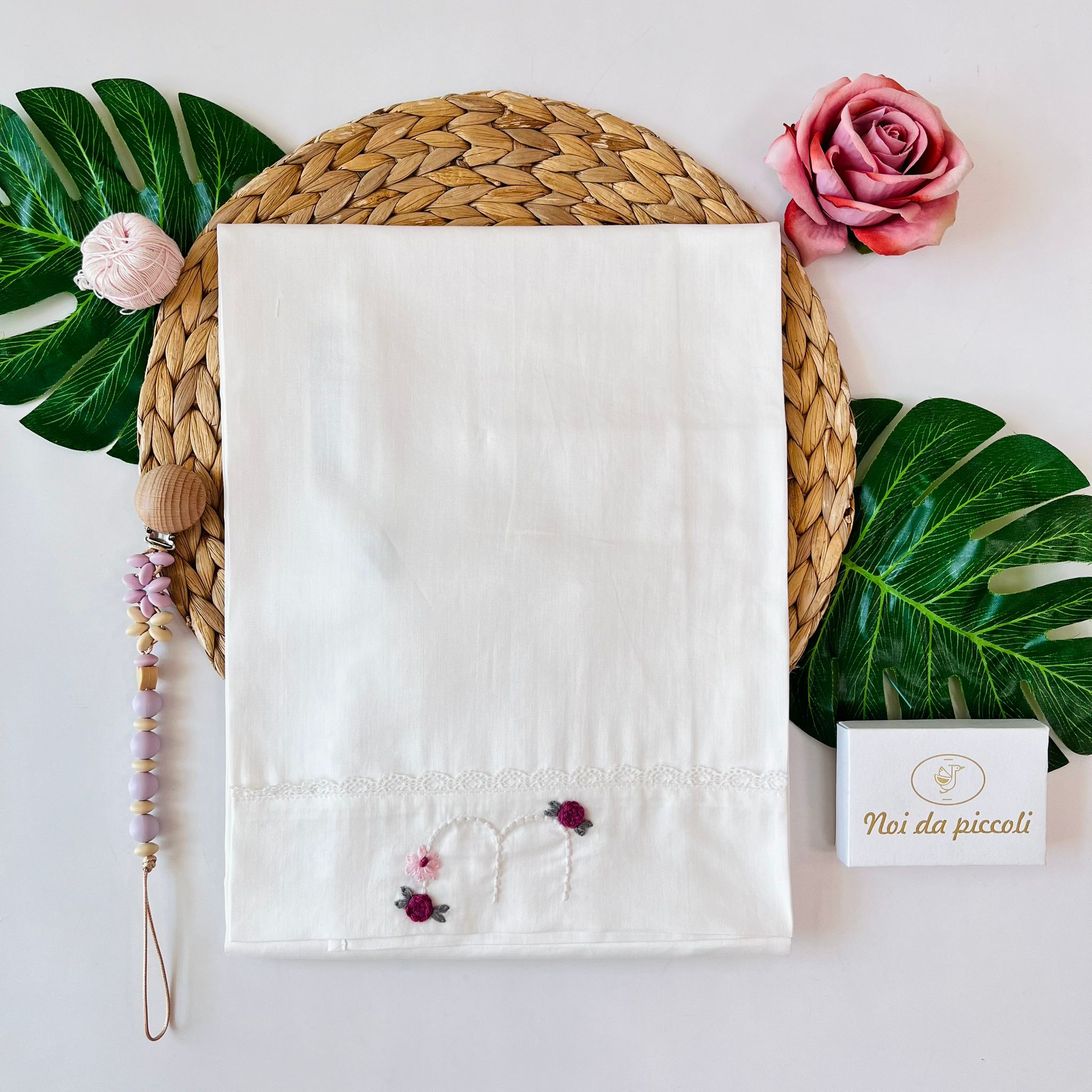 SET LENZUOLINO RICAMO 100 % COTONE CICLAMINO - Noi da piccoli