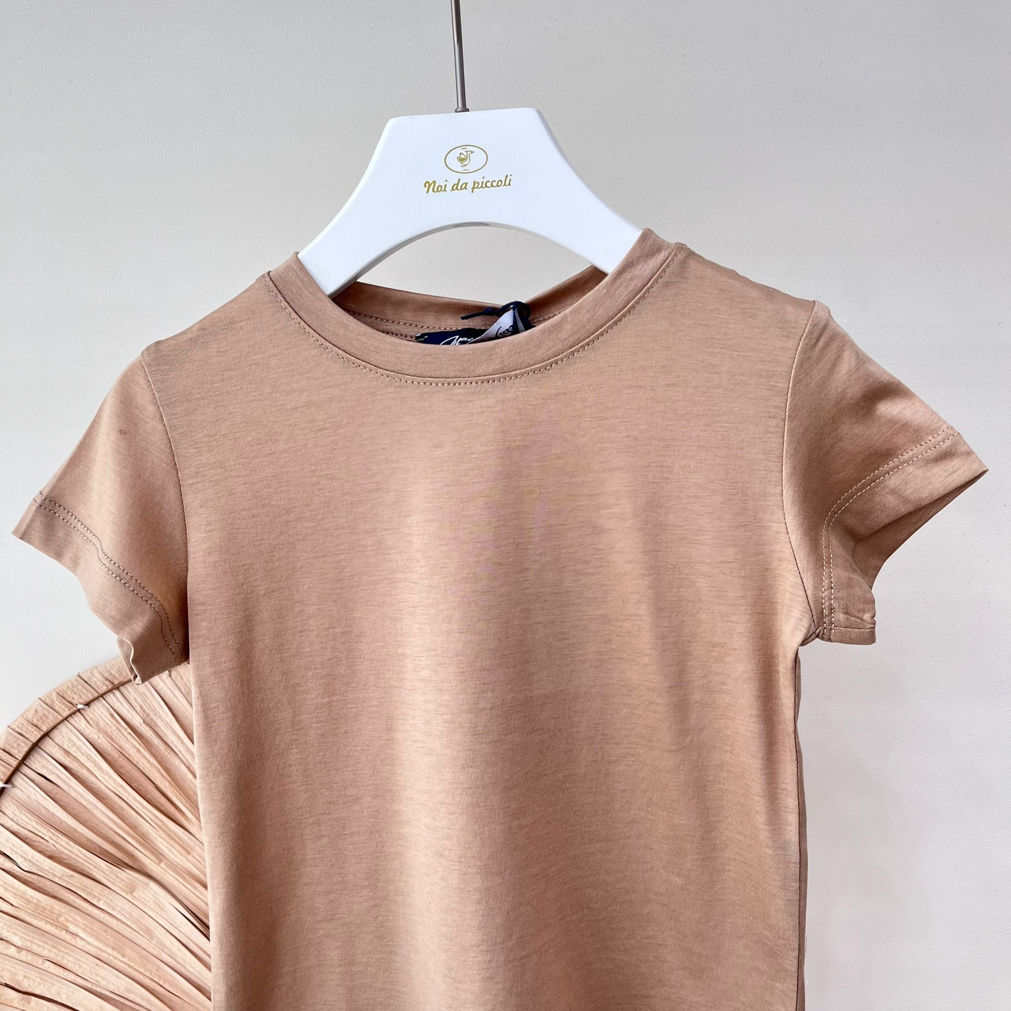 T - SHIRT IN COTONE CAMMELLO - Noi da piccoli