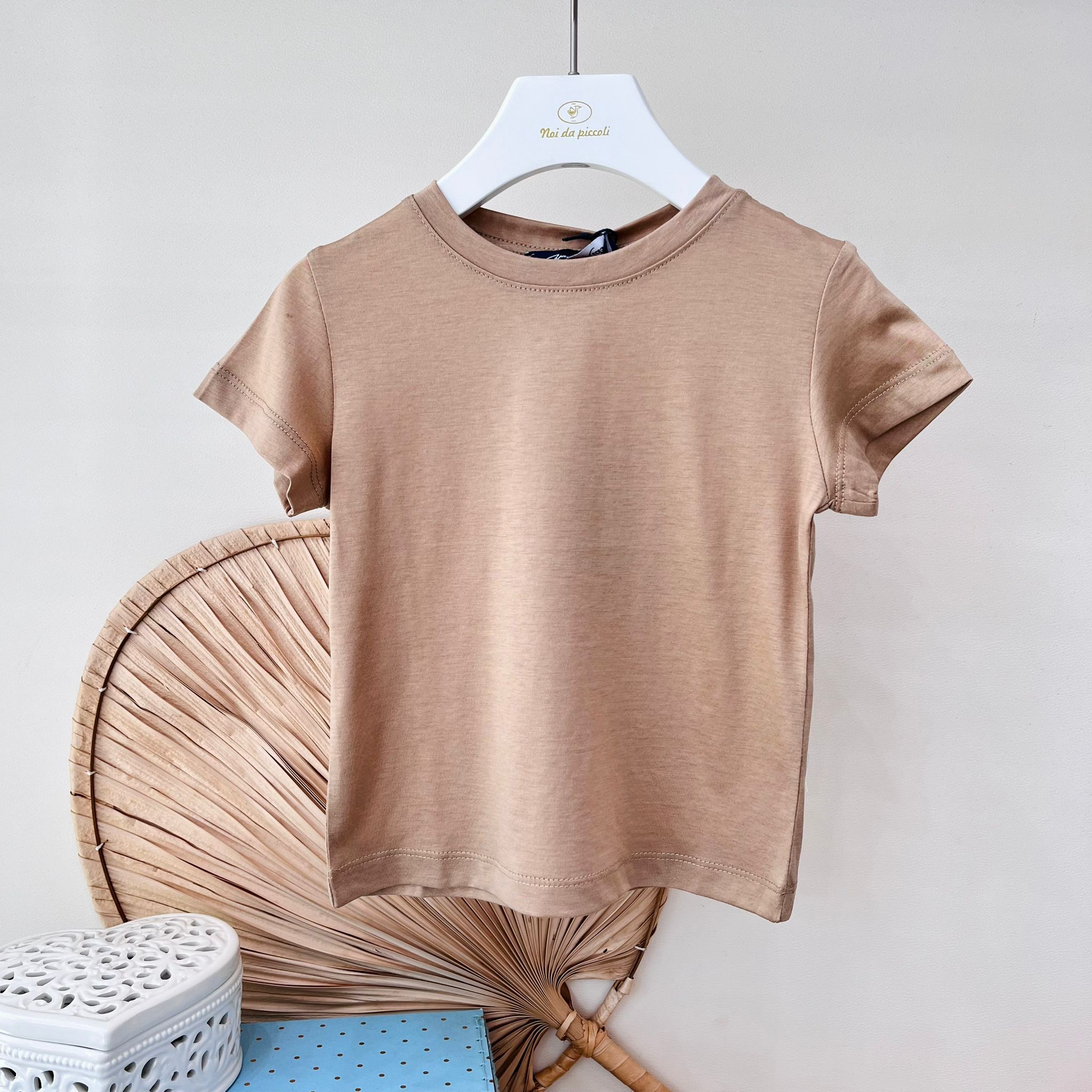 T - SHIRT IN COTONE CAMMELLO - Noi da piccoli
