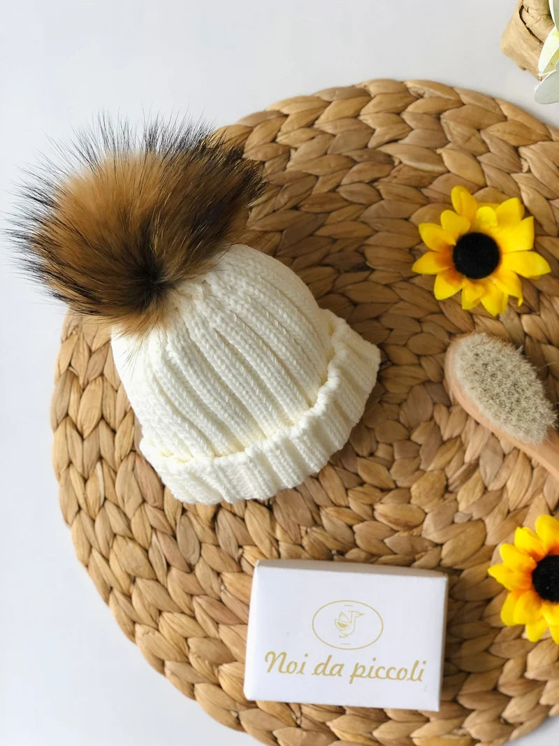 CAPPELLO in Maglia con Ponpon Ecologico PANNA