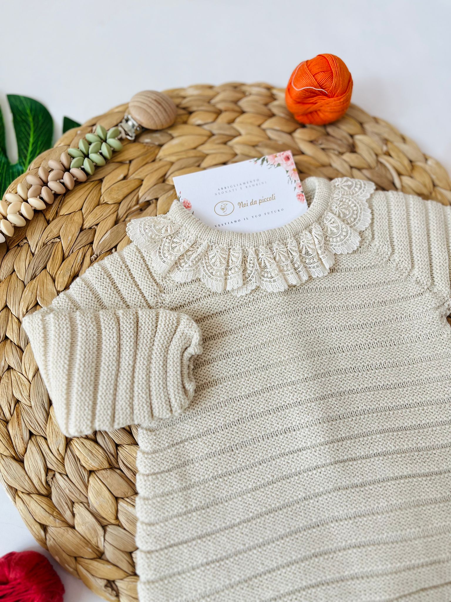 SALOPETTE EN LAINE CRÈME ET DENTELLE AVEC COL