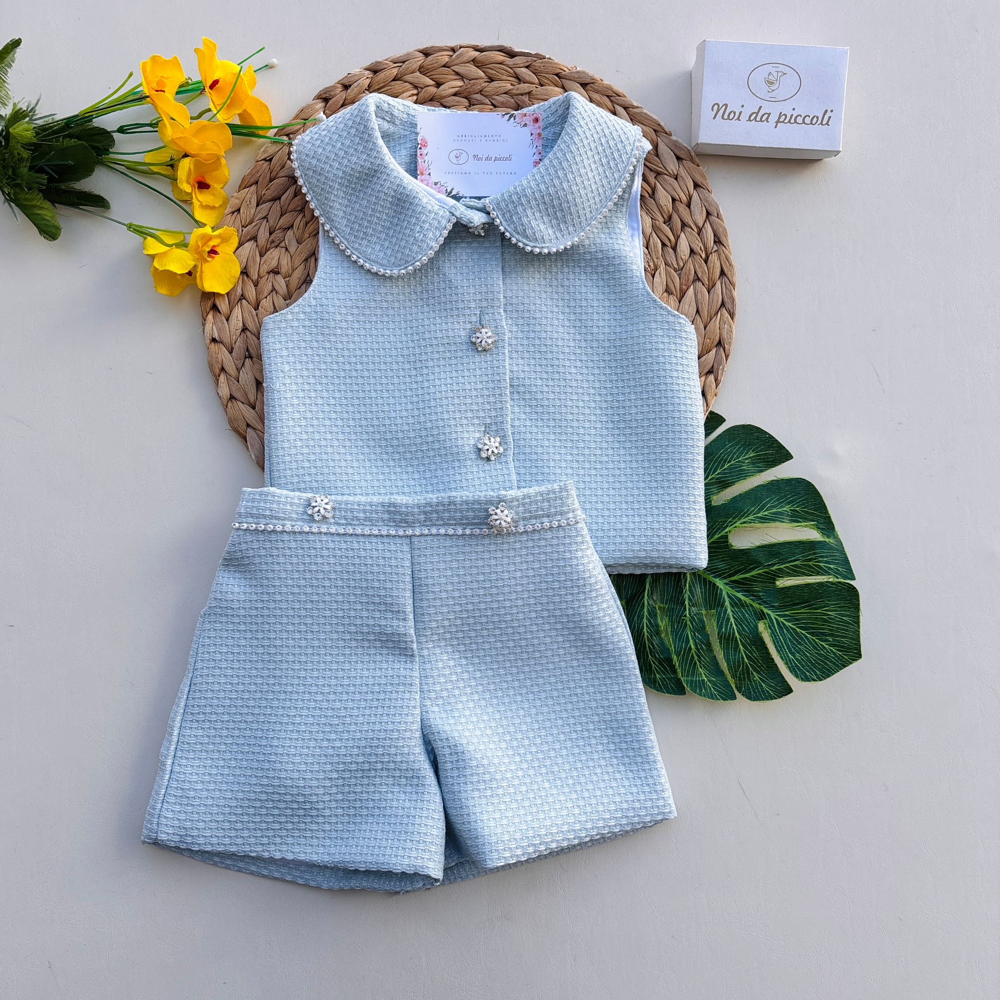 TOP E PANTALONCINO CON FIORI E BRILLANTINI tiffany - Noi da piccoli
