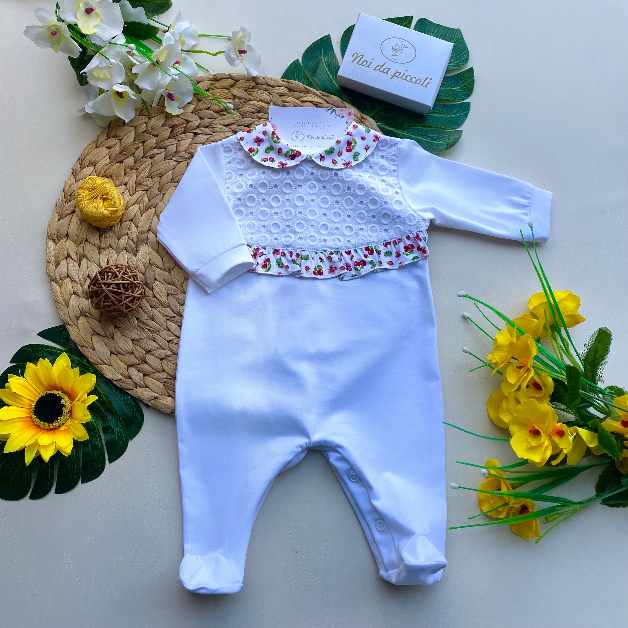 TUTINA BIANCA CON FASCIA E COLLETTO CON CILIEGINE - Noi da piccoli
