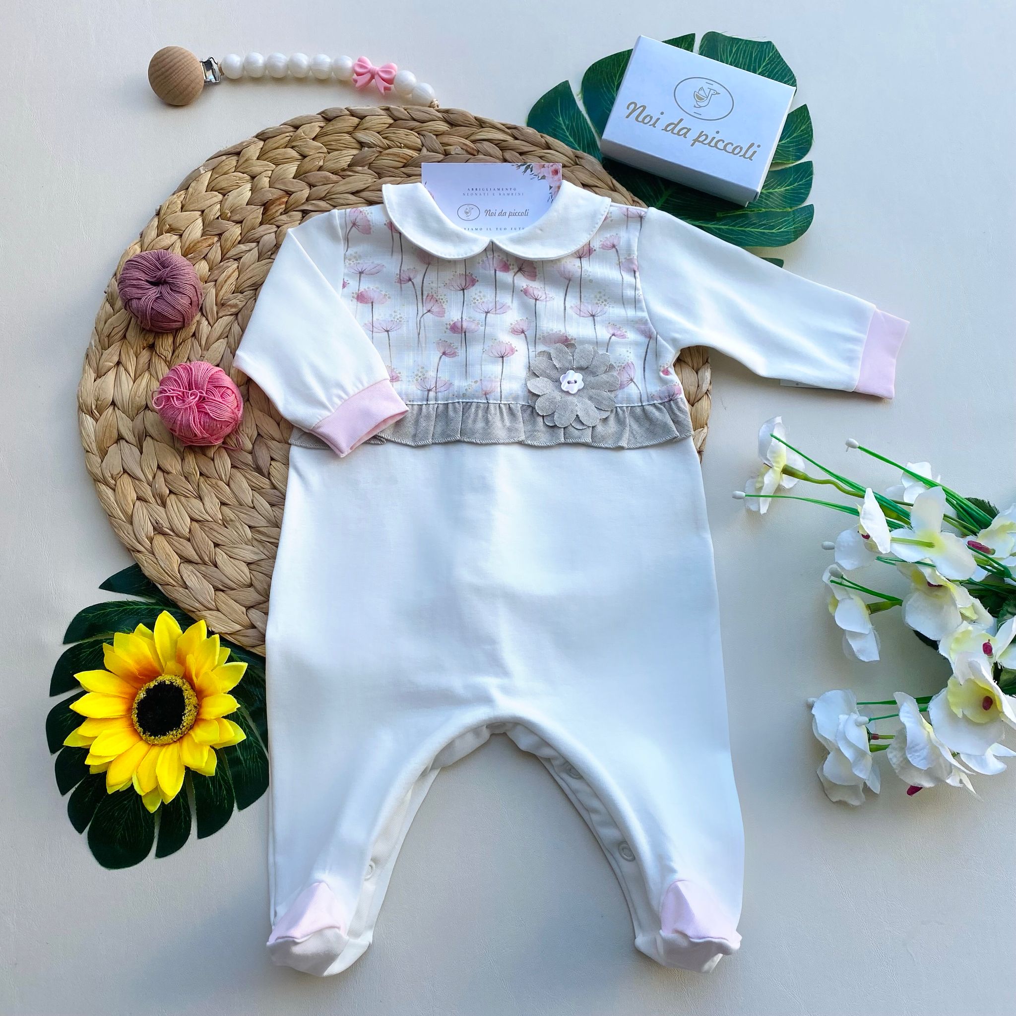 TUTINA BIANCA CON FIORELLINI E FASCIA CENTRALE BEIGE - Noi da piccoli