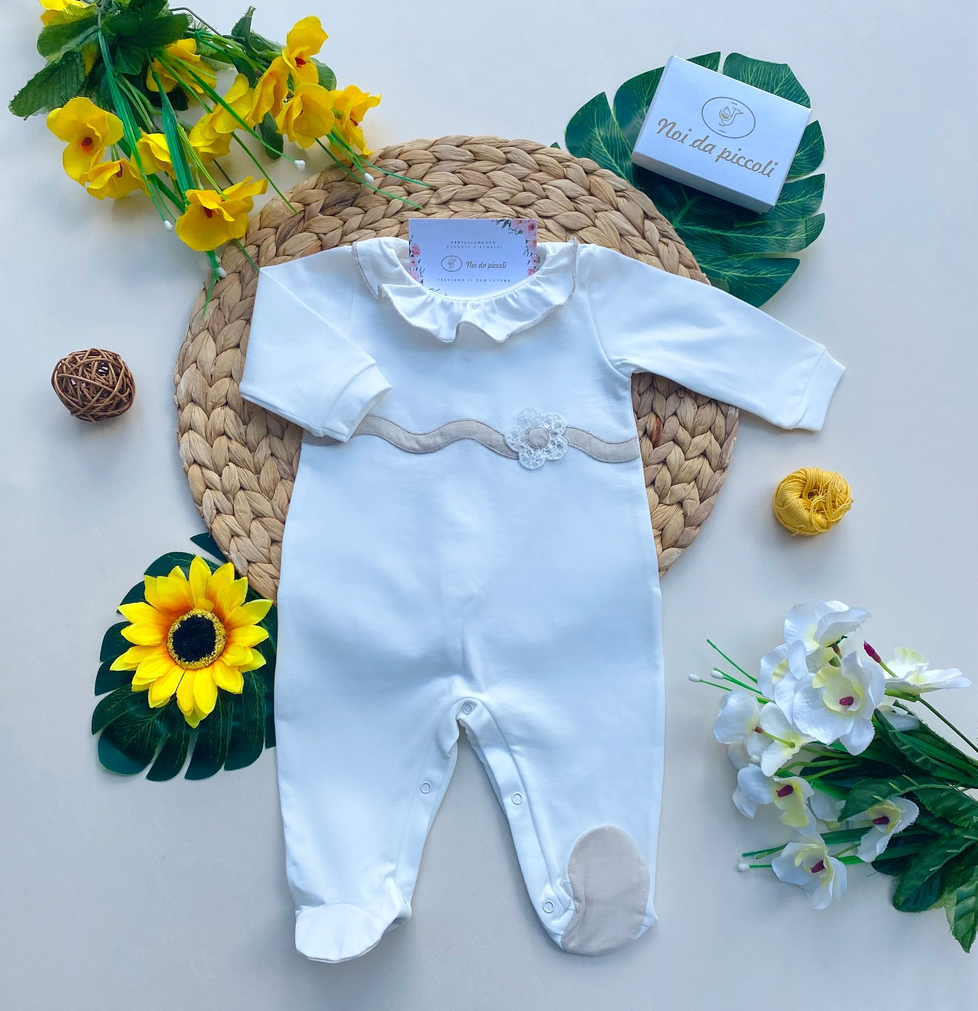 TUTINA BIANCA E BEIGE CON FIORELLINO - Noi da piccoli