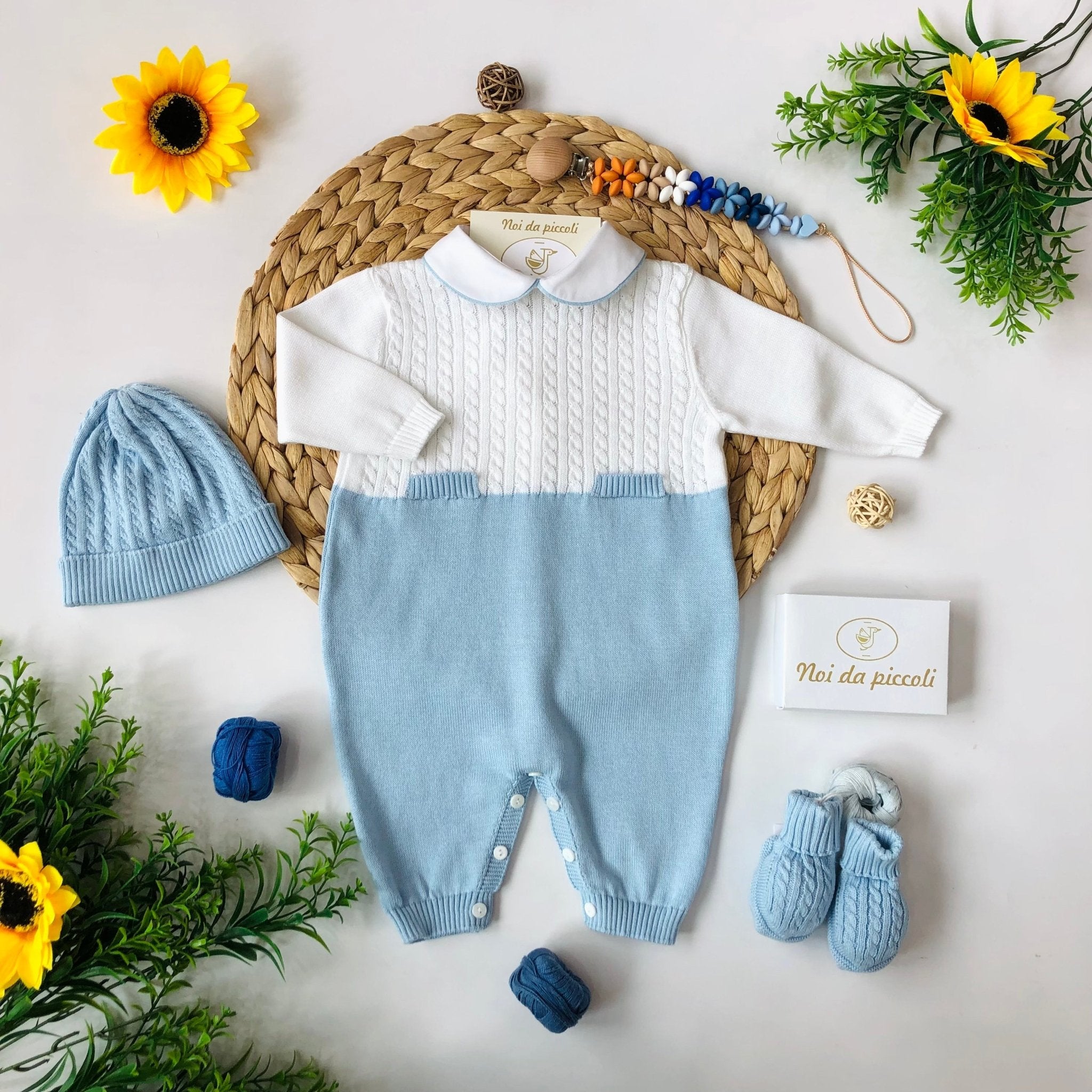 TUTINA BIANCO E AZZURRO CON SET PARURE FILO DI COTONE INTRECCI PICCOLI - Noi da piccoli