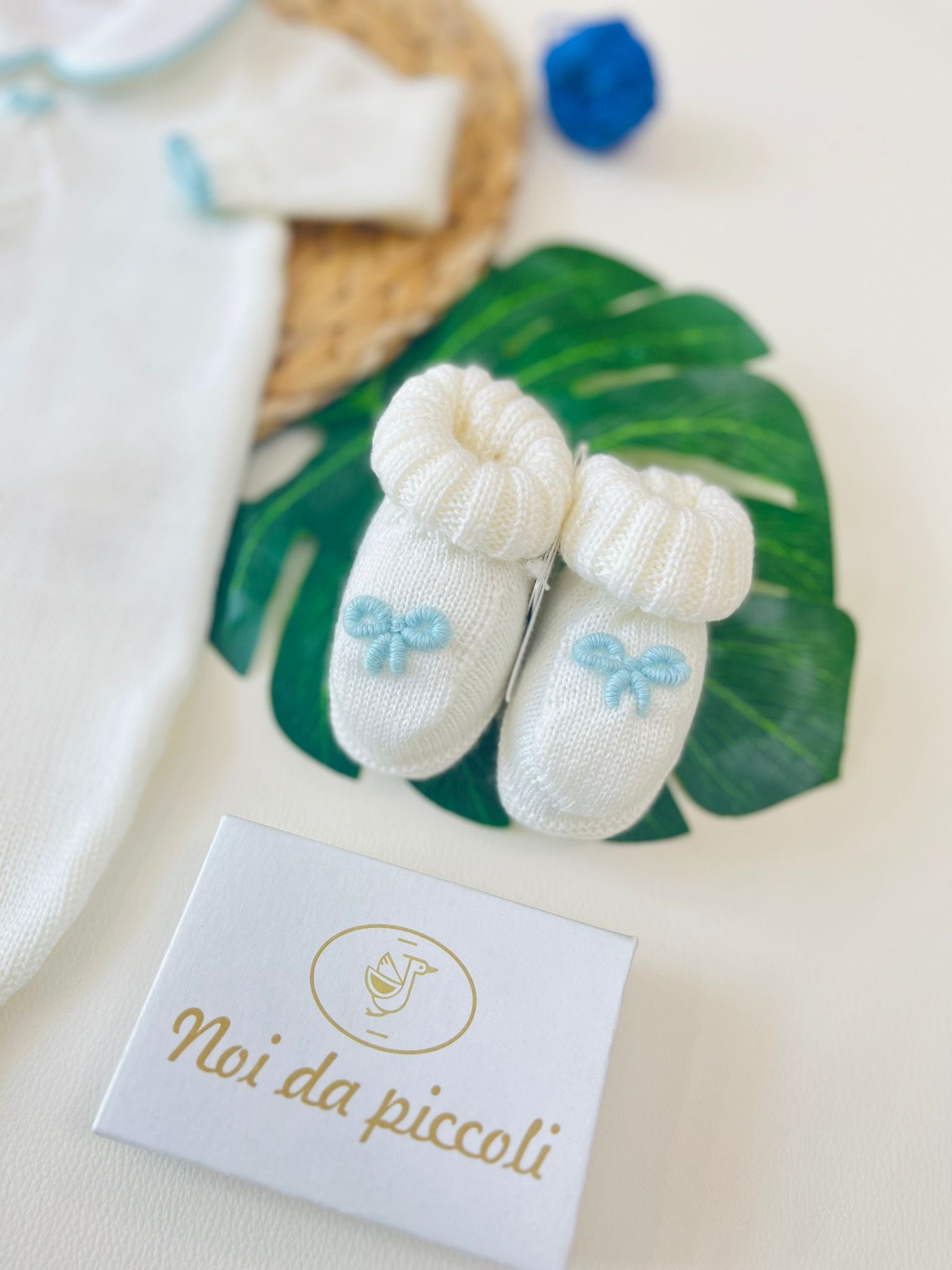 TUTINA CON BABBUCCE 100% lana merino extrafine PANNA CIELO - Noi da piccoli