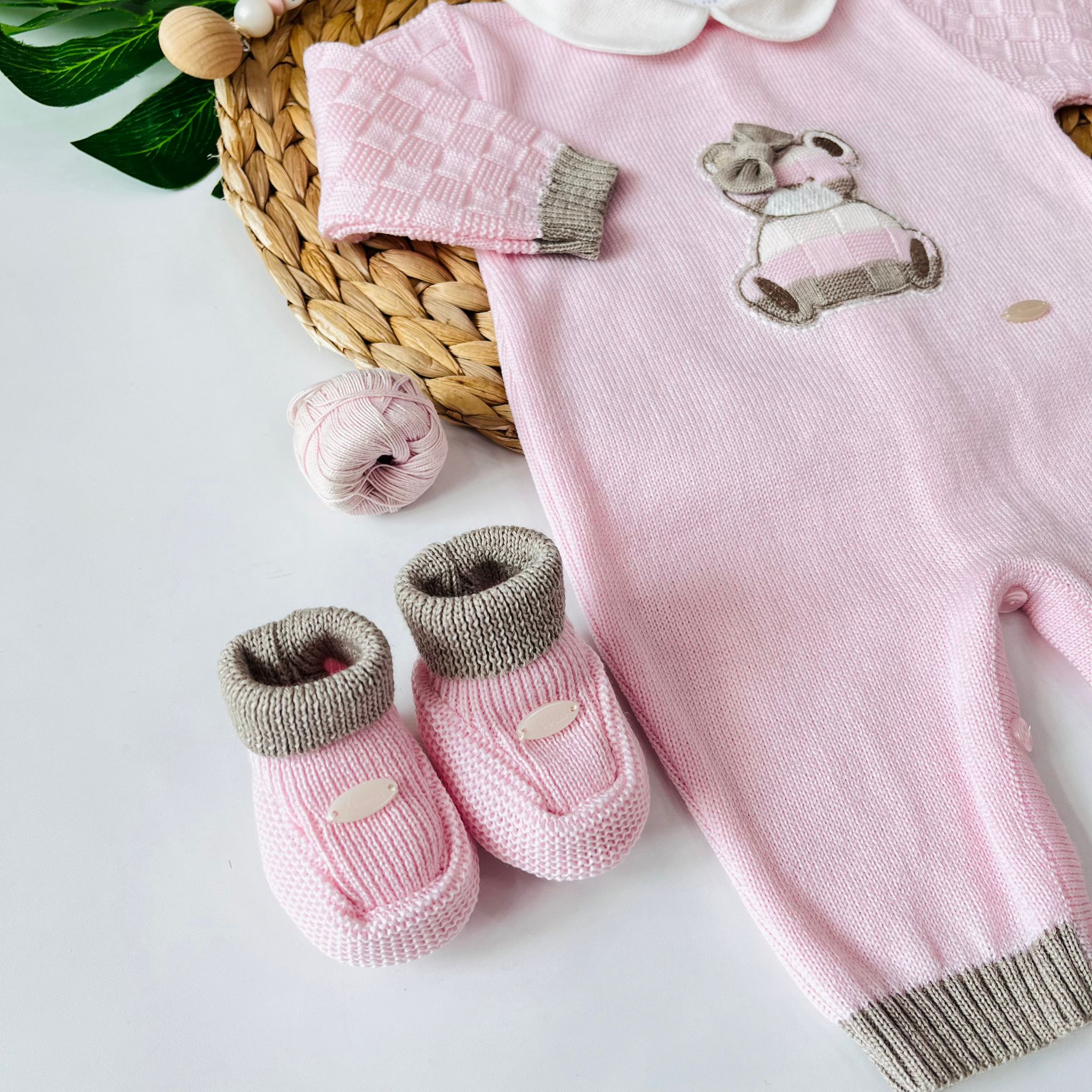 TUTINA CON BABBUCCE 100% LANA ROSA BEIGE - Noi da piccoli