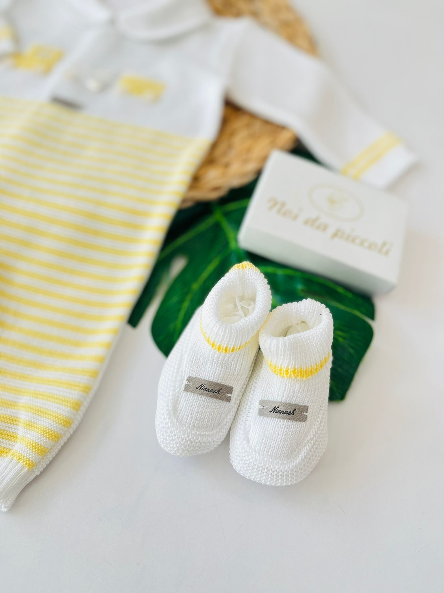 TUTINA CON PARURE 100% FILO DI COTONE GIALLO E BIANCO - Noi da piccoli