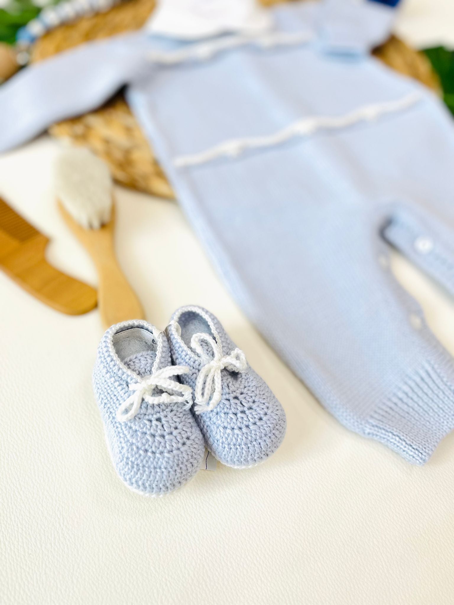 TUTINA CON PARURE ARTEMIDE 100% LANA MERINO CIELO E PANNA - Noi da piccoli