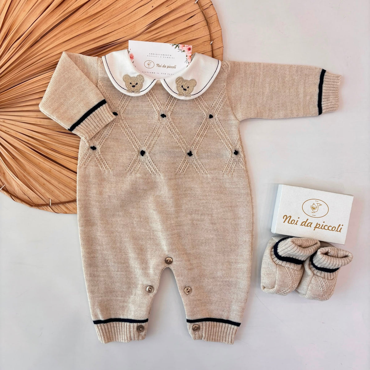 Tutina con Parure Filato Caldo Beige Blu Bebe' Margo' - Noi da piccoli