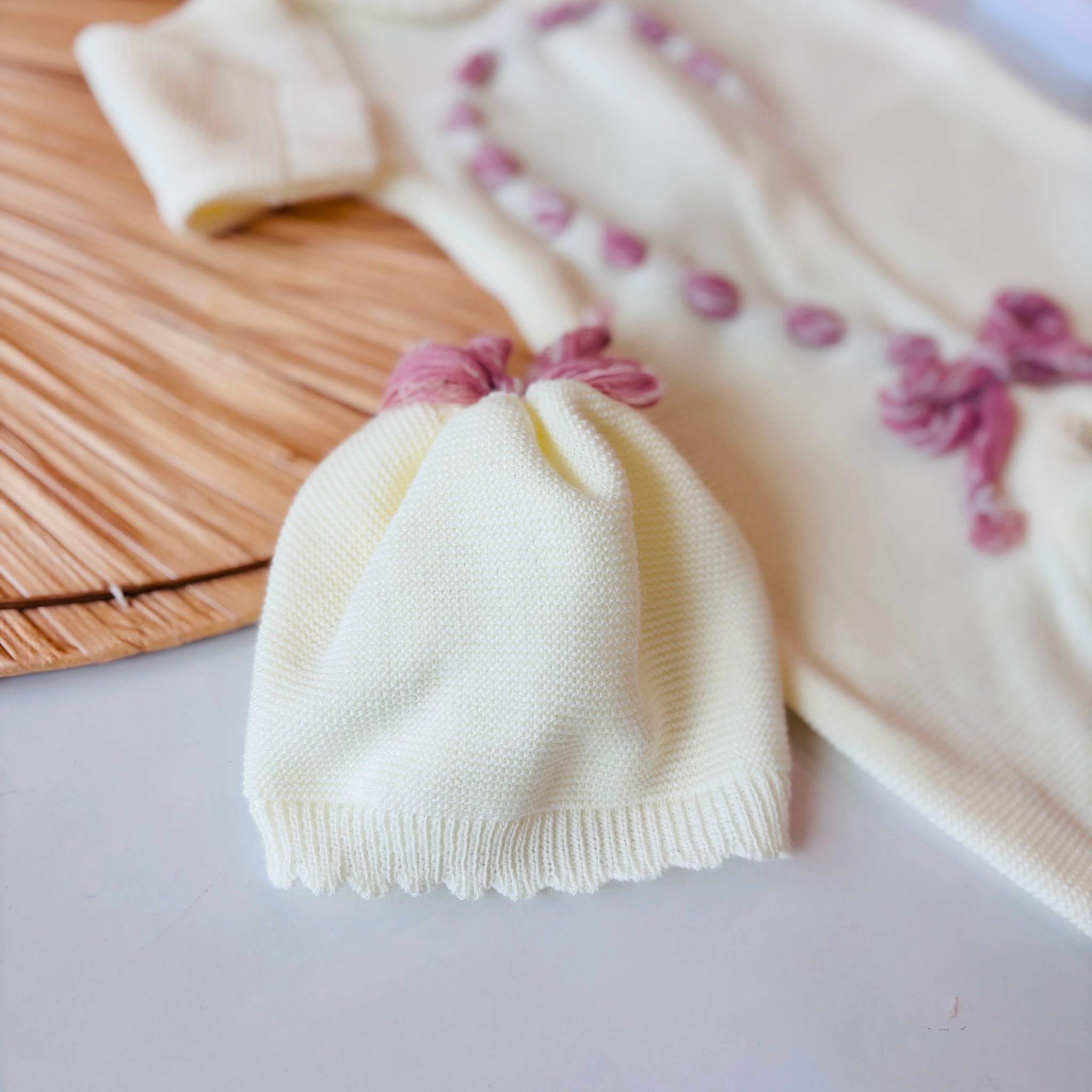 TUTINA CON PARURE FILATO CALDO LEGAME MATERNITY PANNA E MALVA - Noi da piccoli