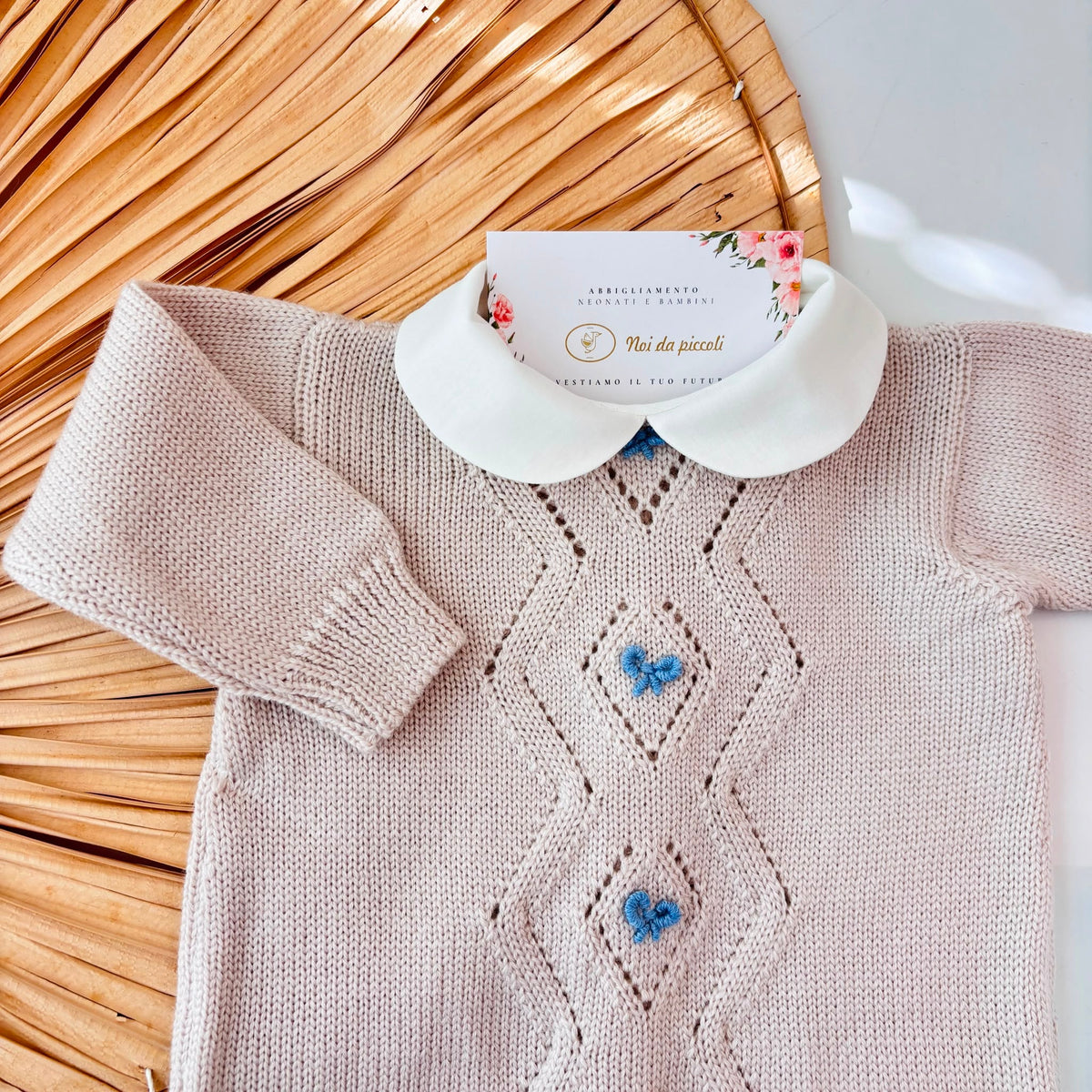 TUTINA CON PARURE in lana merino Pluto Tortora - Noi da piccoli