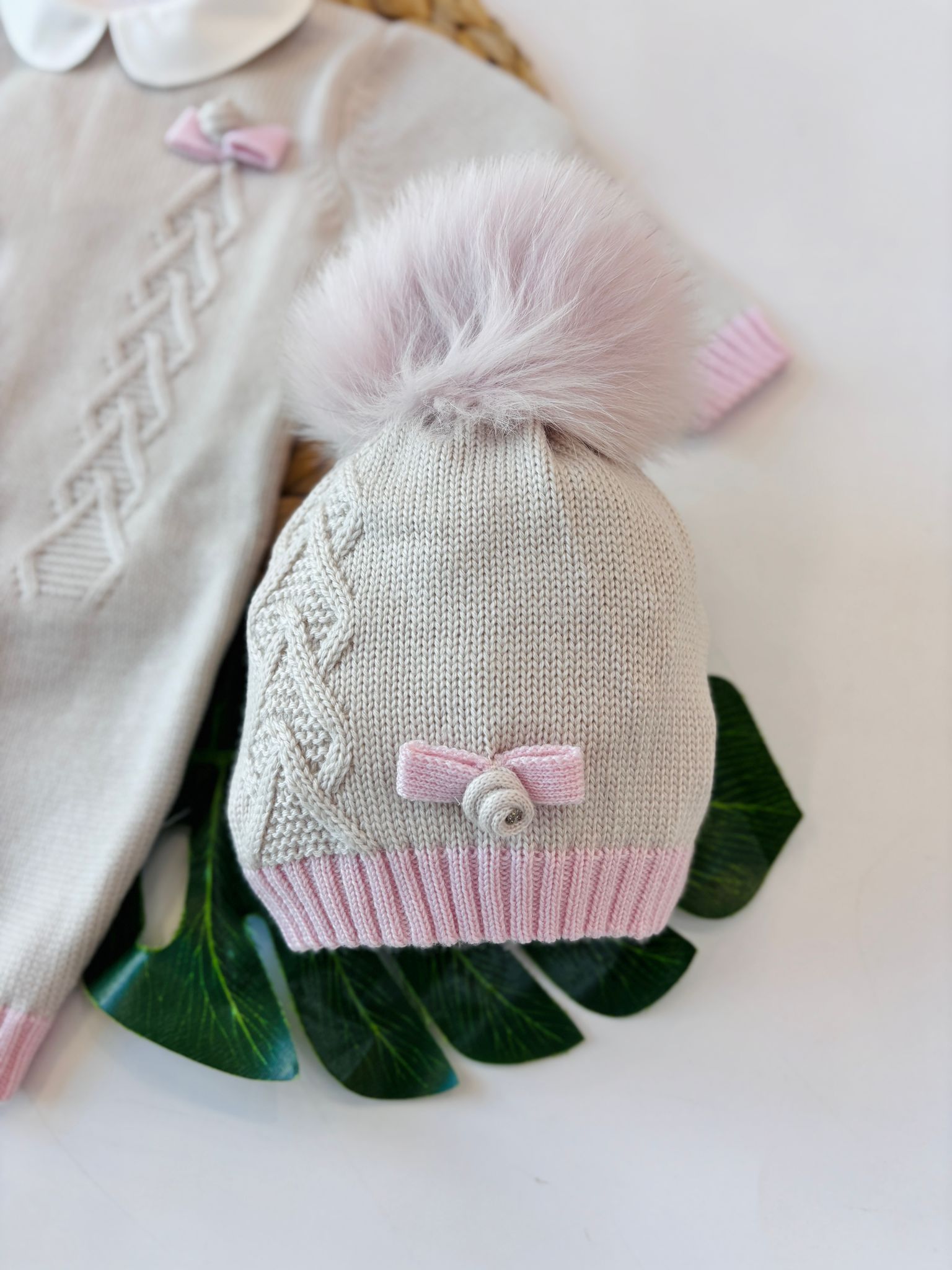 TUTINA CON PARURE PURA LANA BEIGE E ROSA - Noi da piccoli