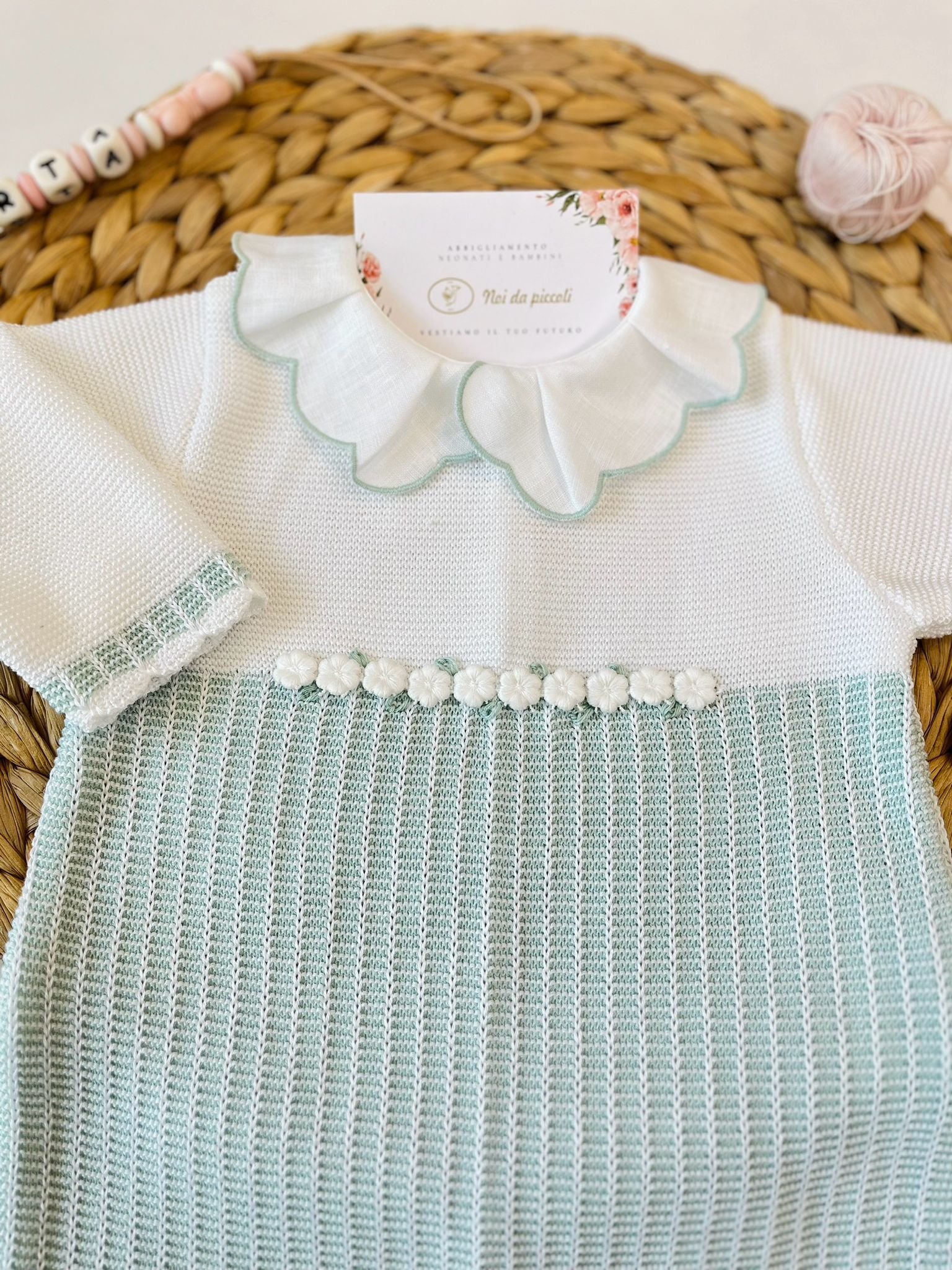 TUTINA CON SET PARURE 100% FILO DI COTONE BIANCO SALVIA - Noi da piccoli