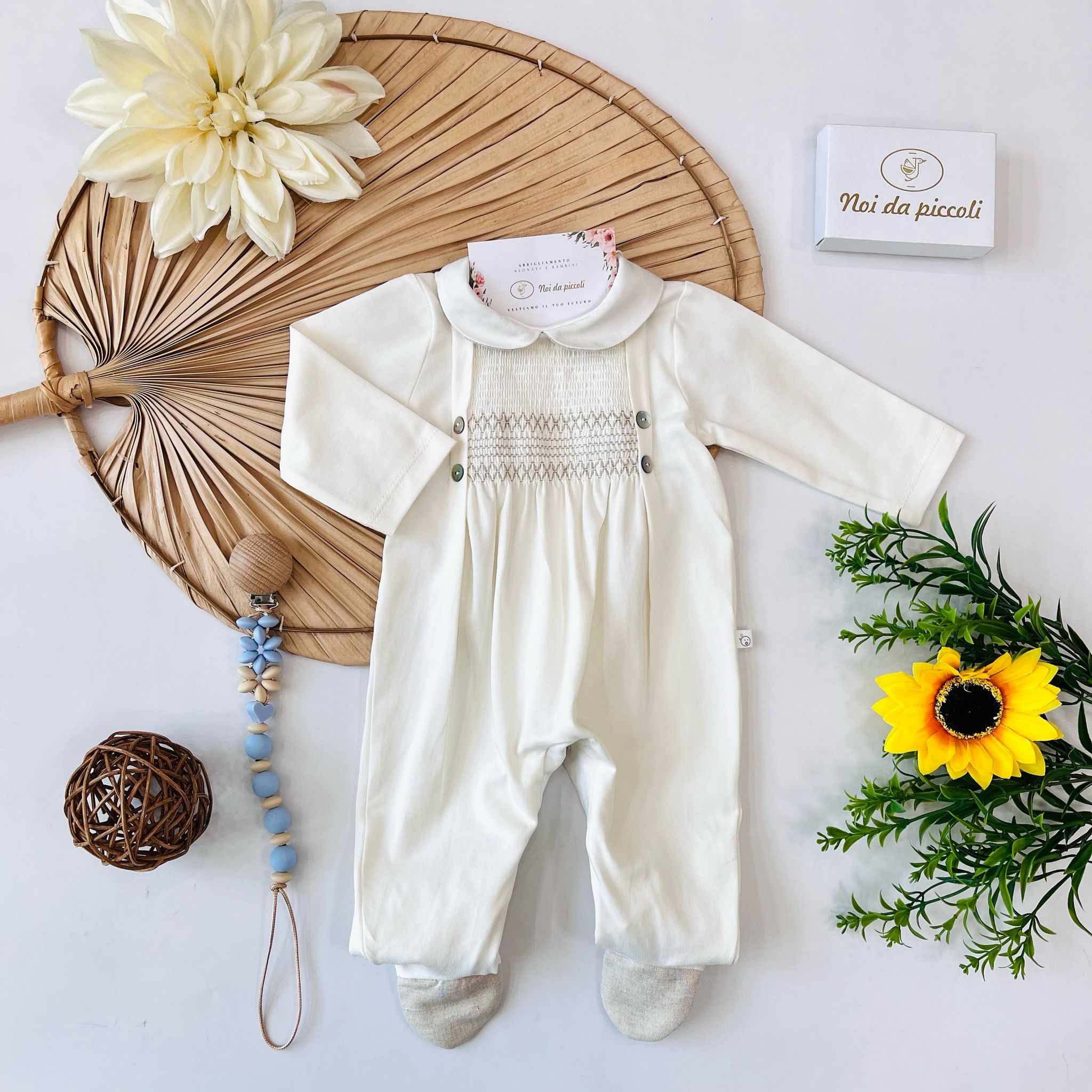 TUTINA COTONE AVORIO E BOTTONCINI MADREPERLA CON PUNTO SMOK - Noi da piccoli