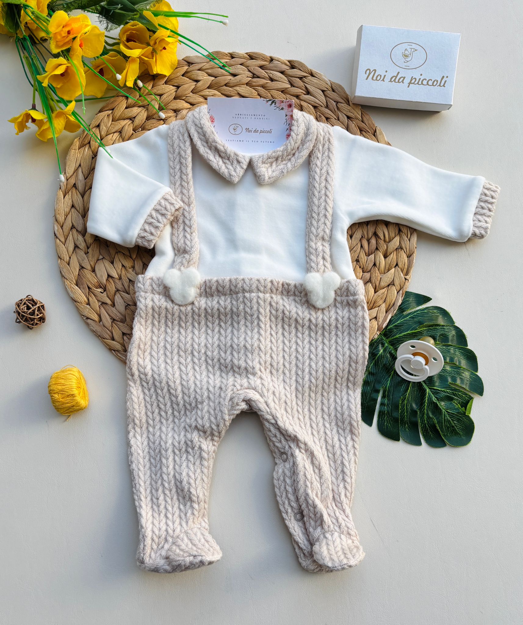 TUTINA IN CINIGLIA A FINTA SALOPETTE AD INTRECCIO E ORSETTI BIANCO BEIGE - Noi da piccoli