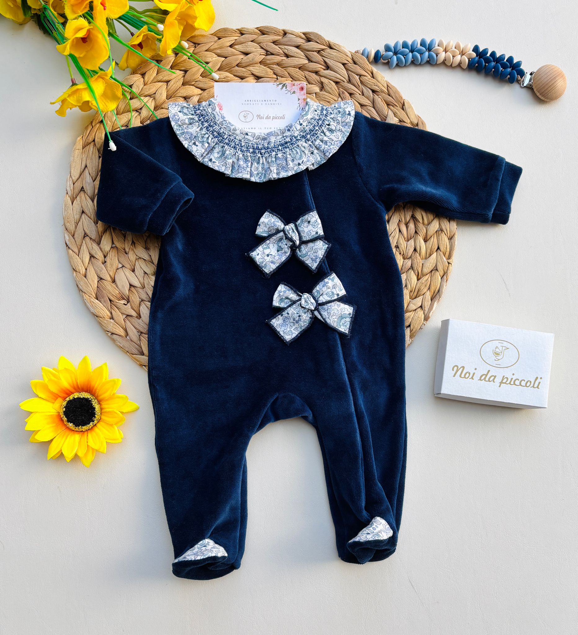 TUTINA IN CINIGLIA CON FIOCCHETTI E COLLETTO FLOREALE BLU NAVY - Noi da piccoli