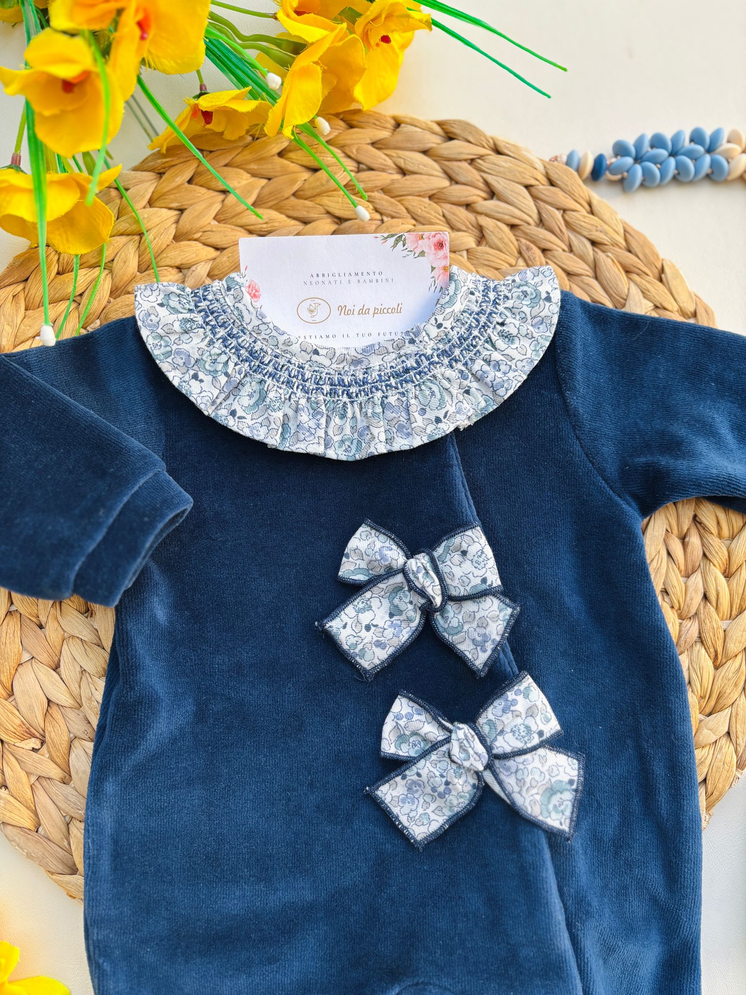 TUTINA IN CINIGLIA CON FIOCCHETTI E COLLETTO FLOREALE BLU NAVY - Noi da piccoli