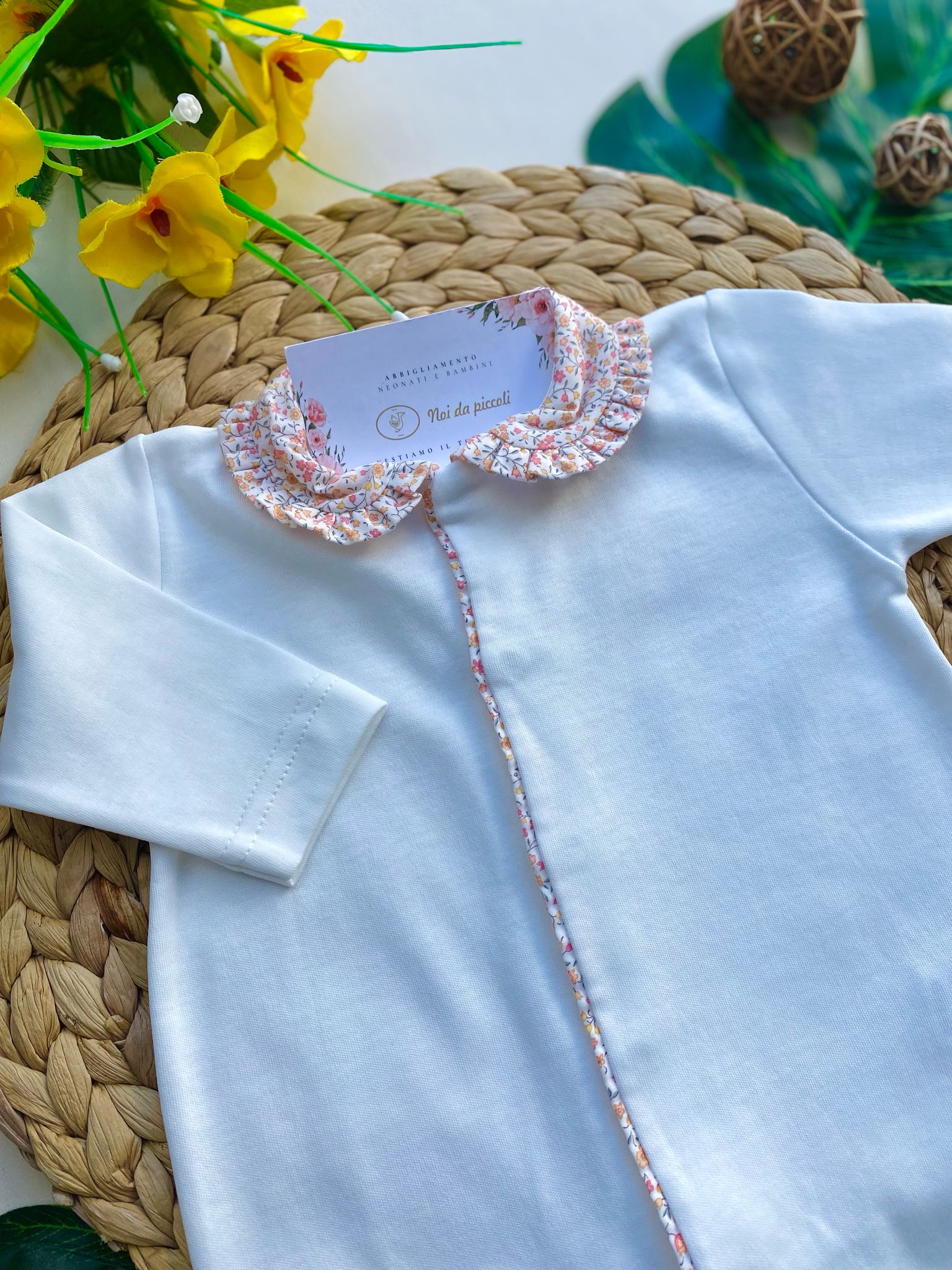 TUTINA IN COLORAZIONE BIANCO ANTIPANICO CON COLLETTO FLOREALE - Noi da piccoli