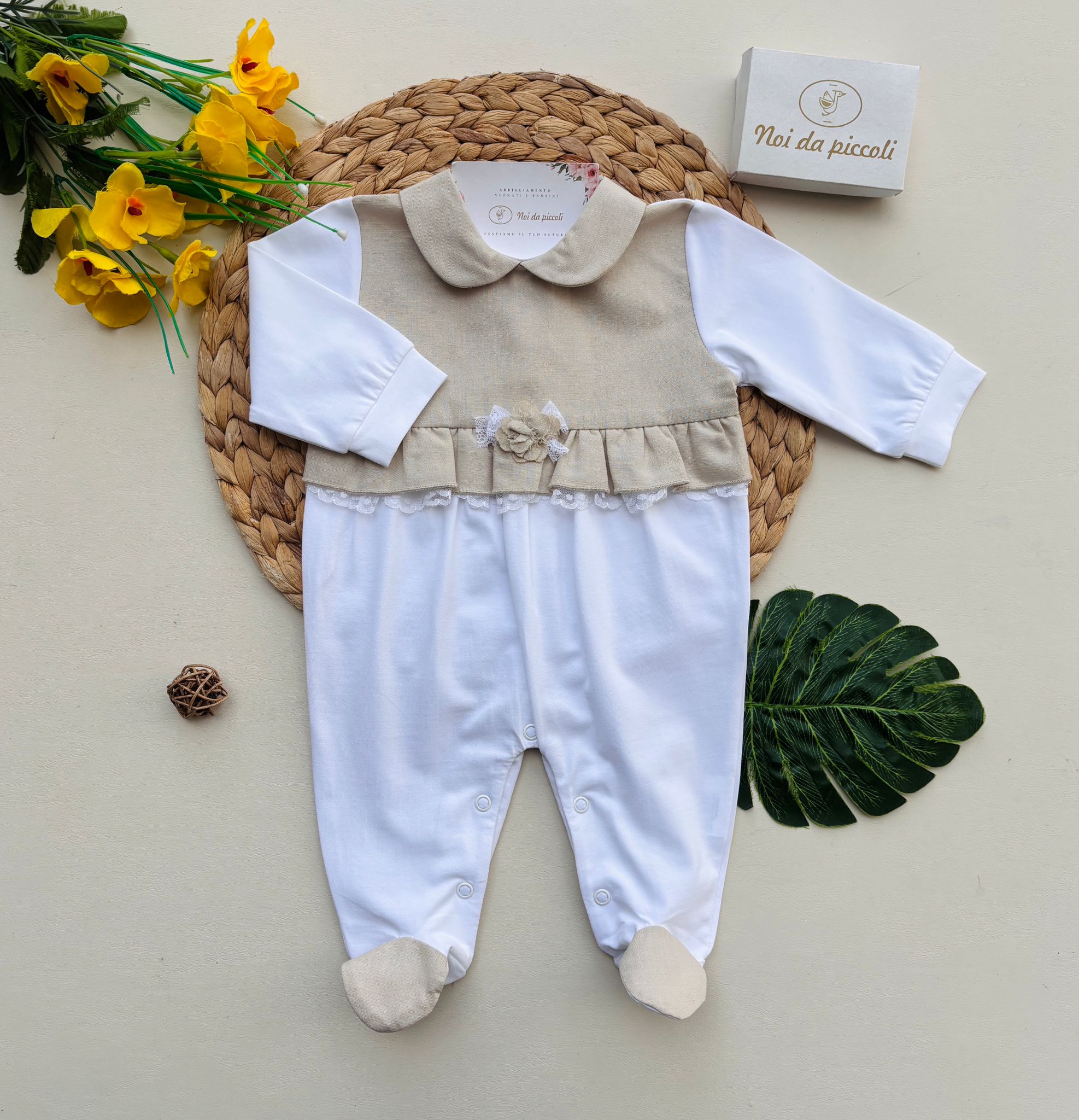 TUTINA IN COTONE CON FIORELLINO BIANCO BEIGE - Noi da piccoli
