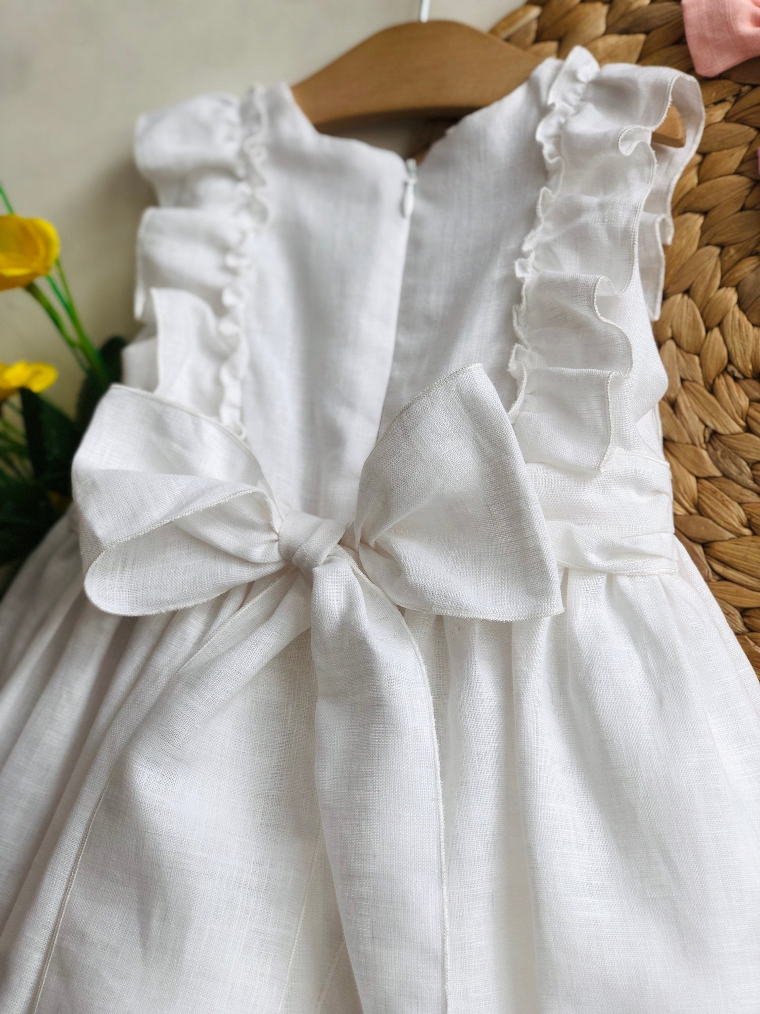 VESTINA BIANCO CON FIORI E PIZZO 100% LINO - Noi da piccoli