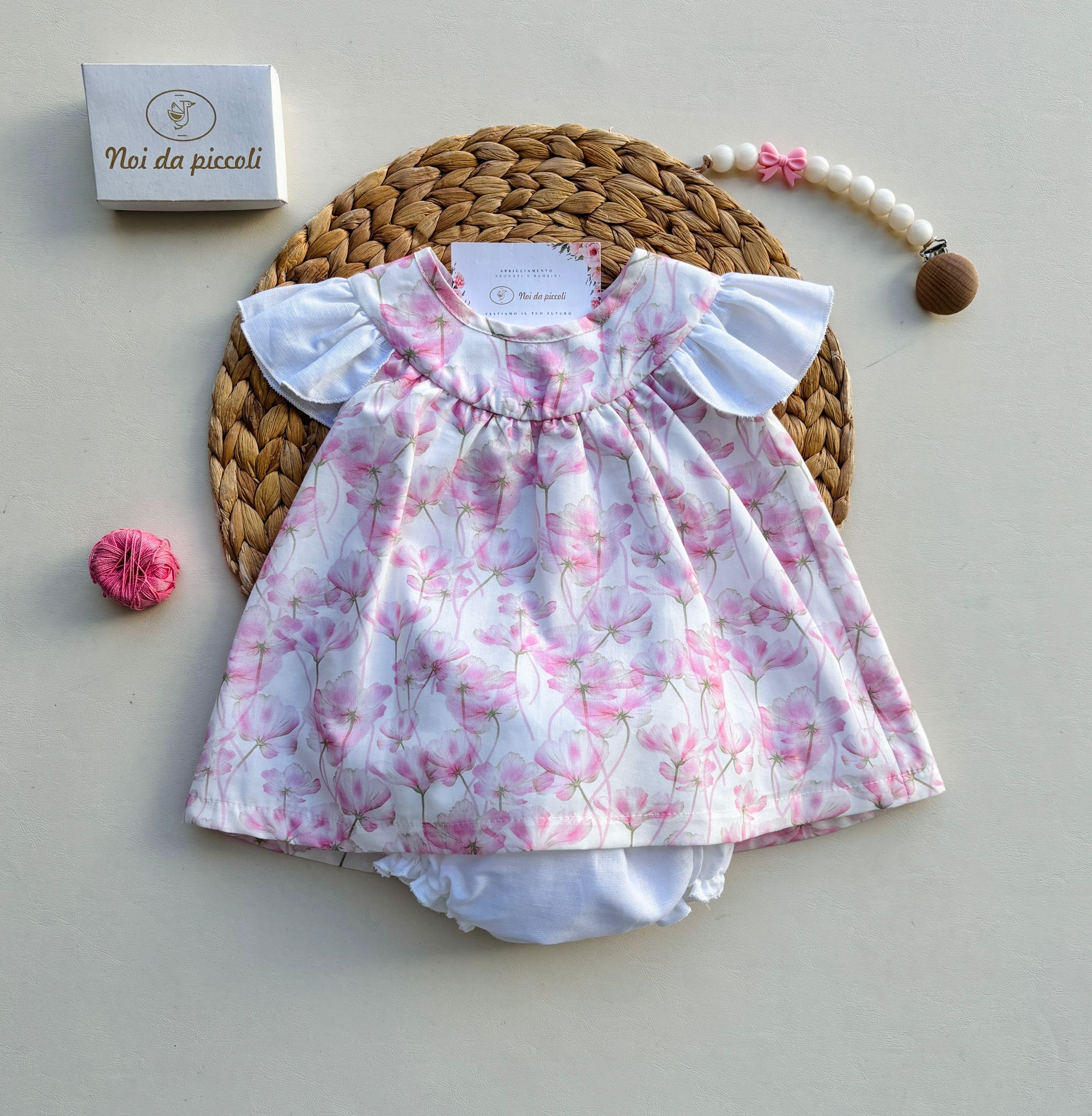 VESTINA CON CULOTTINA IN COTONE CON FIORELLINI BIANCO ROSA - Noi da piccoli