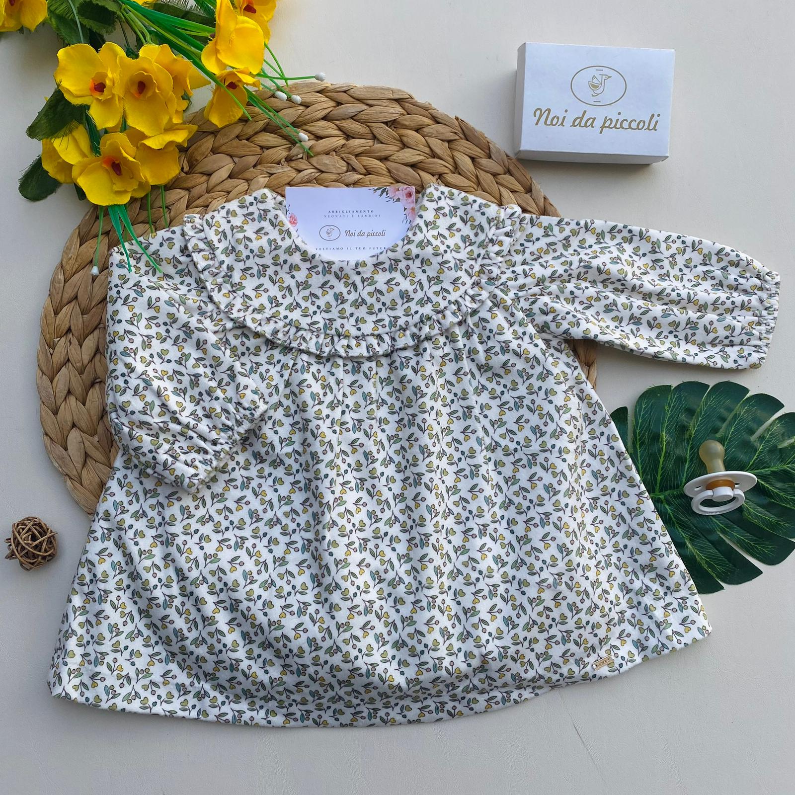 VESTINA CON CUORICINI E FOGLIOLINE FILATO CALDO BIANCO VERDE - Noi da piccoli