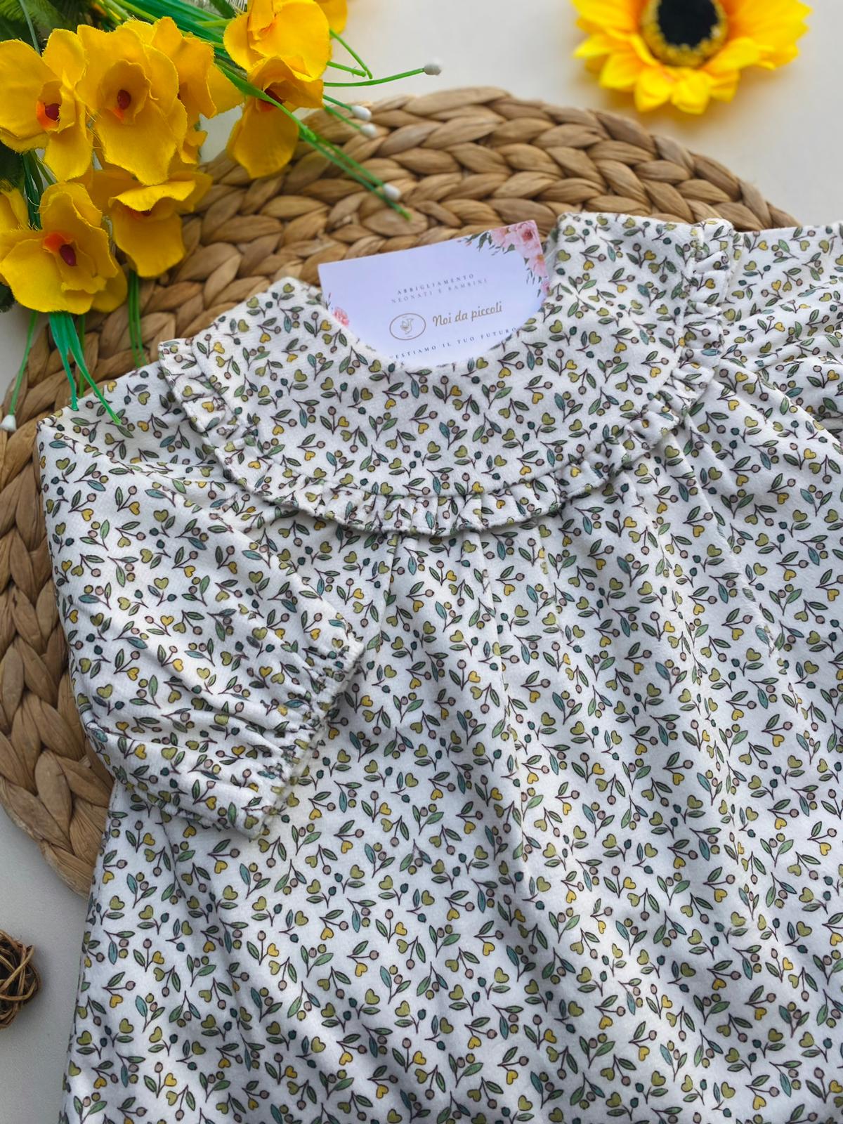 VESTINA CON CUORICINI E FOGLIOLINE FILATO CALDO BIANCO VERDE - Noi da piccoli