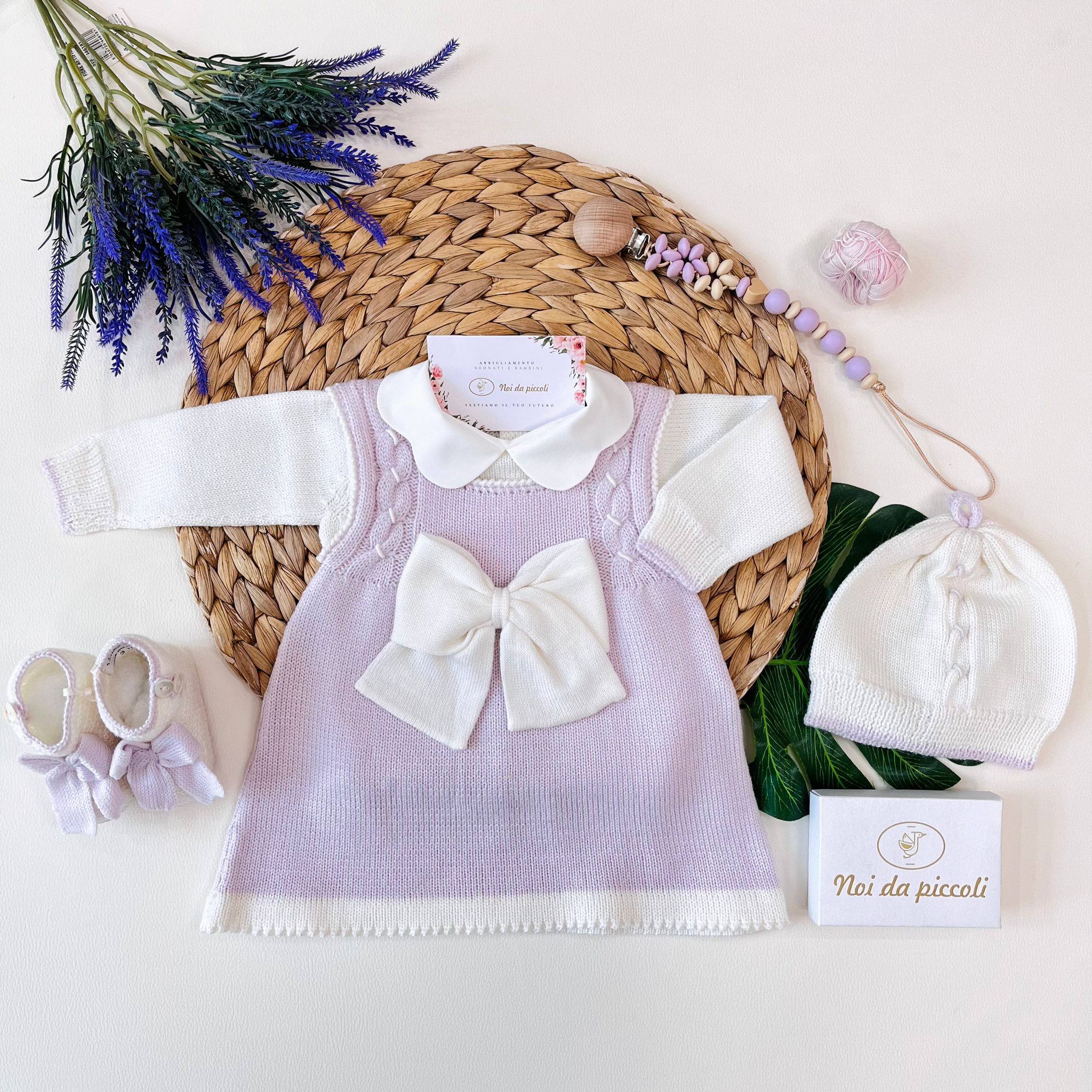 VESTINA CON PARURE REGINA 100% LANA MERINO LILLA - Noi da piccoli