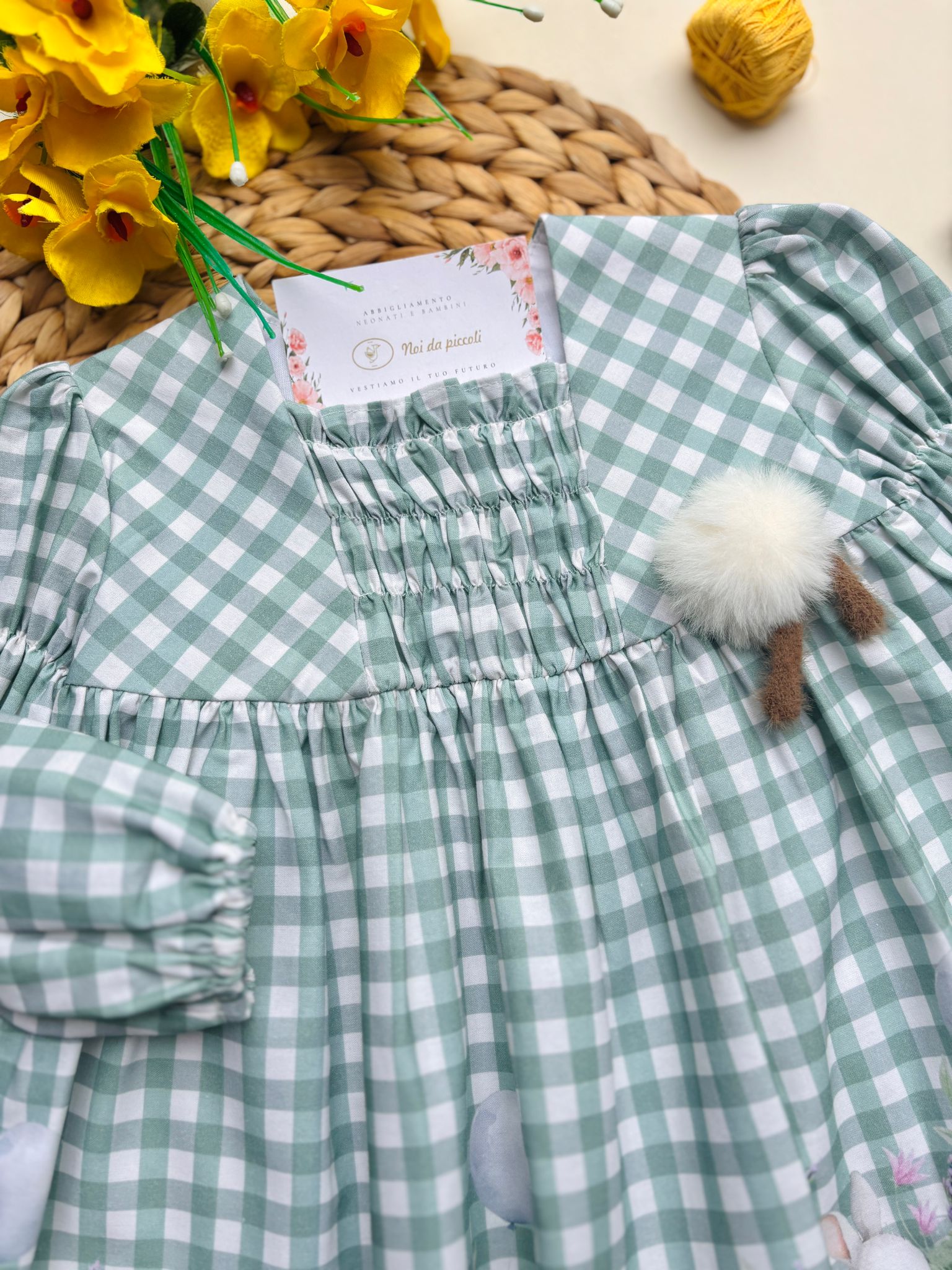 VESTINA IN CALDO COTONE A QUADRONI CON POMPON E CONIGLIETTI VERDE - Noi da piccoli