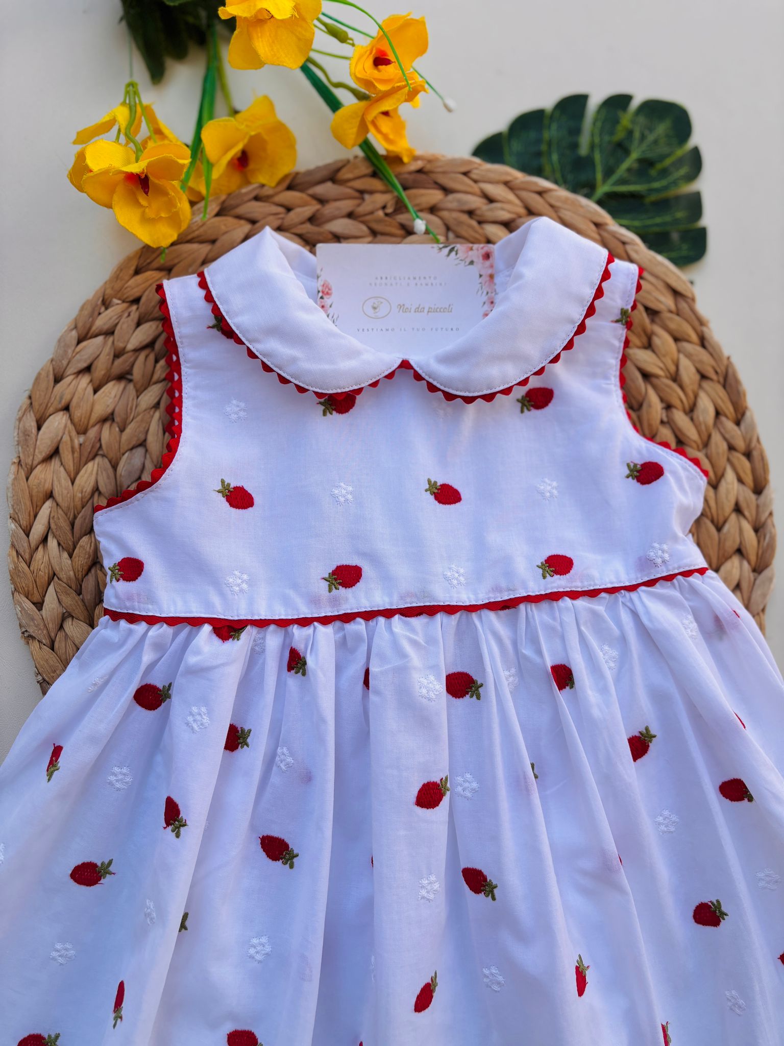 VESTINA IN COTONE CON FRAGOLINE BIANCO ROSSO - Noi da piccoli