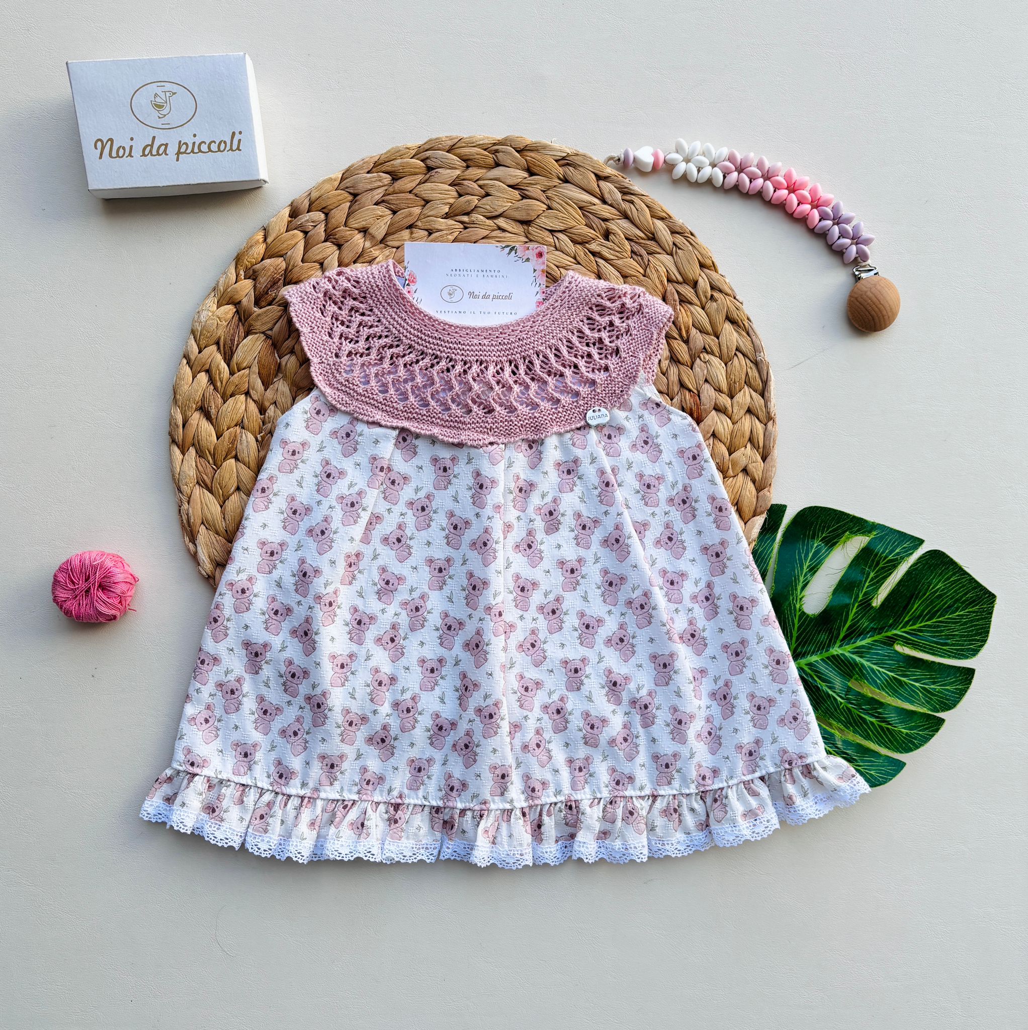 VESTINA IN COTONE CON PARTE SUPERIORE BUCHERELLATA E PICCOLI KOALA ROSA - Noi da piccoli