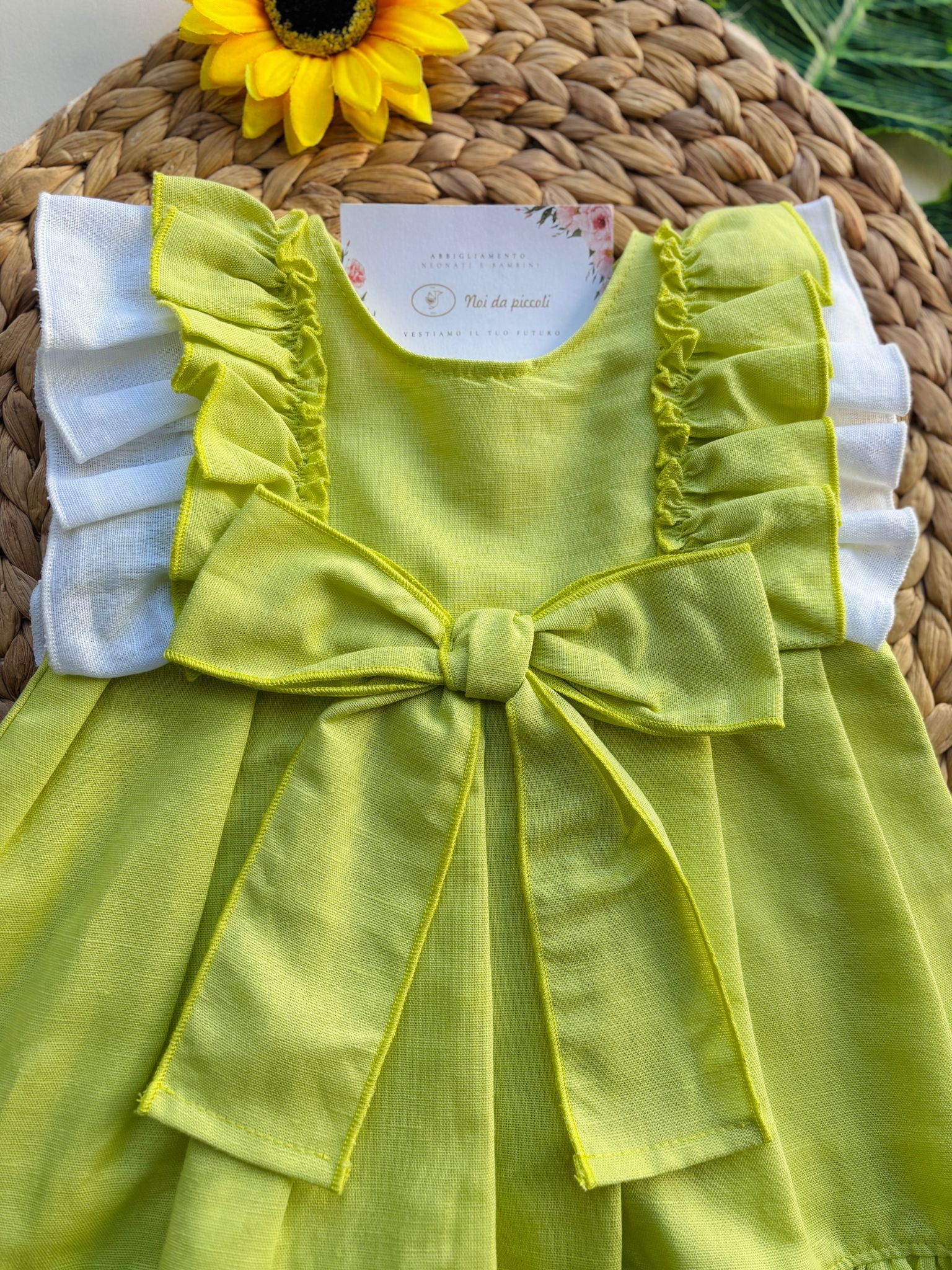 VESTINA IN COTONE E LINO CON MANICHE A RICCIO E FIOCCHETTINO CENTRALE BIANCO E LIMA - Noi da piccoli