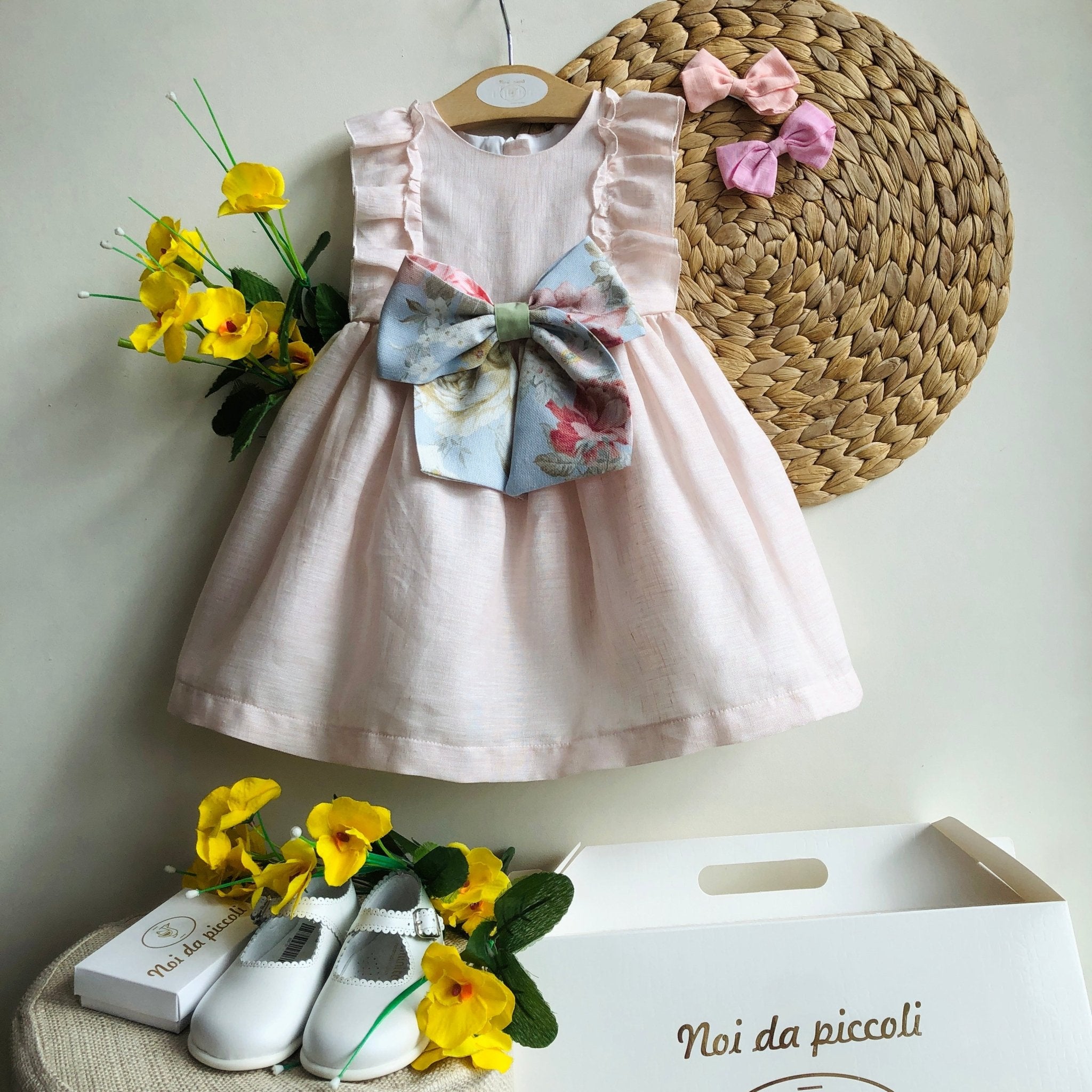 VESTINA ROSA CON FIOCCO FIORI 100% LINO - Noi da piccoli