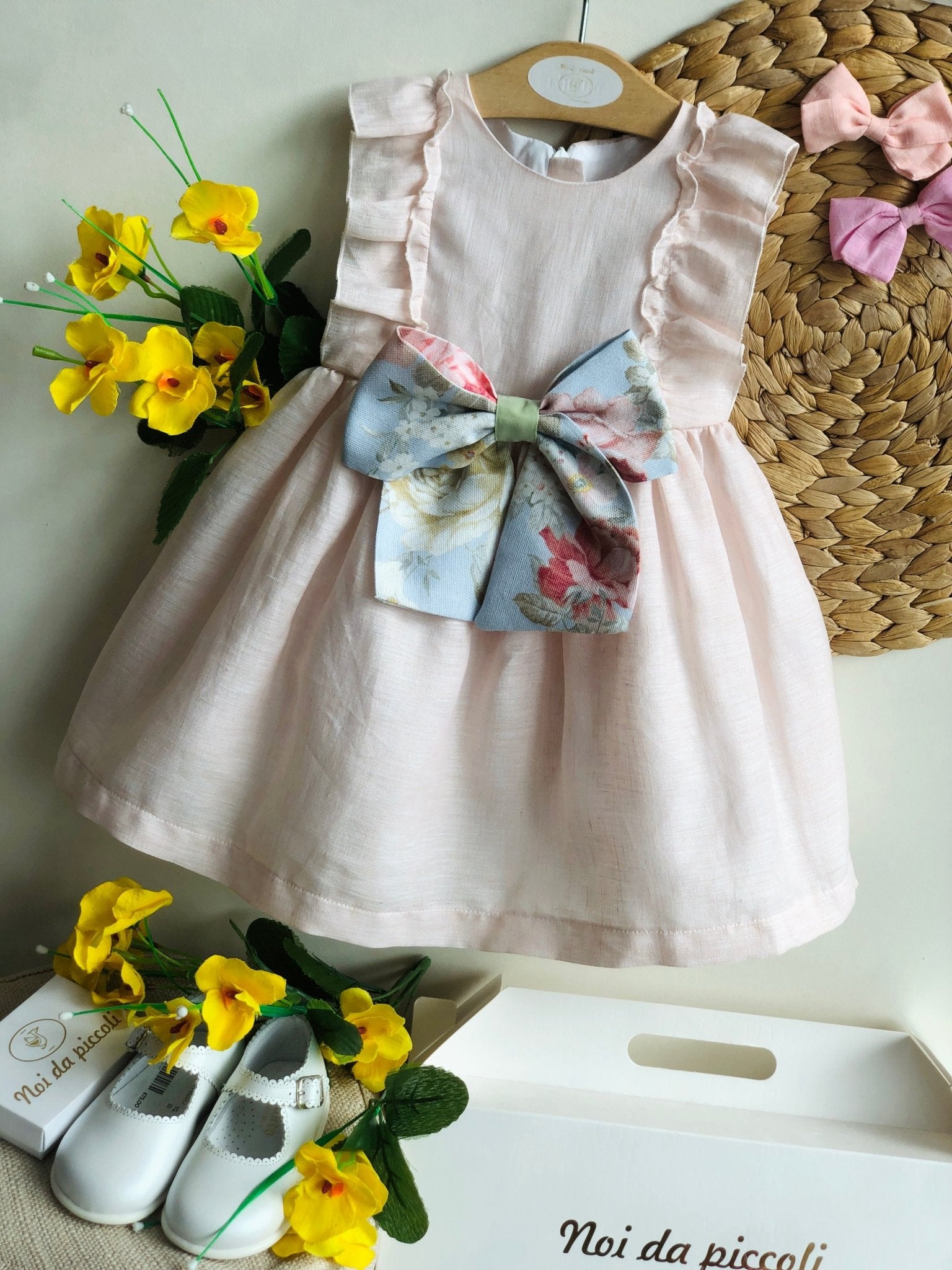 VESTINA ROSA CON FIOCCO FIORI 100% LINO - Noi da piccoli