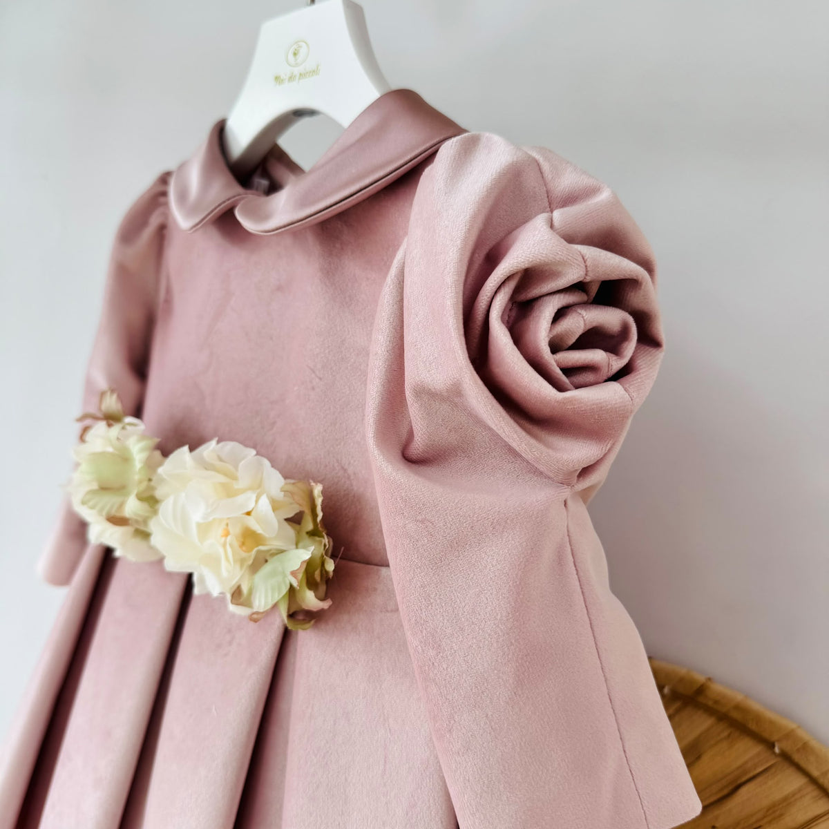 Vestito Cerimoniale Velluto con Fiori Rosa Isabel - Noi da piccoli