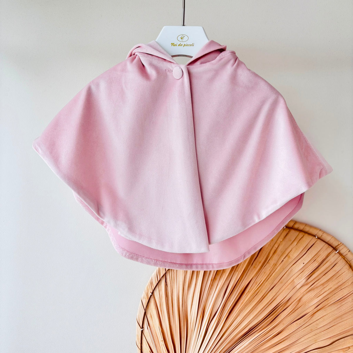 MANTELLA CON CAPPUCCIO IN VELLUTO ROSA