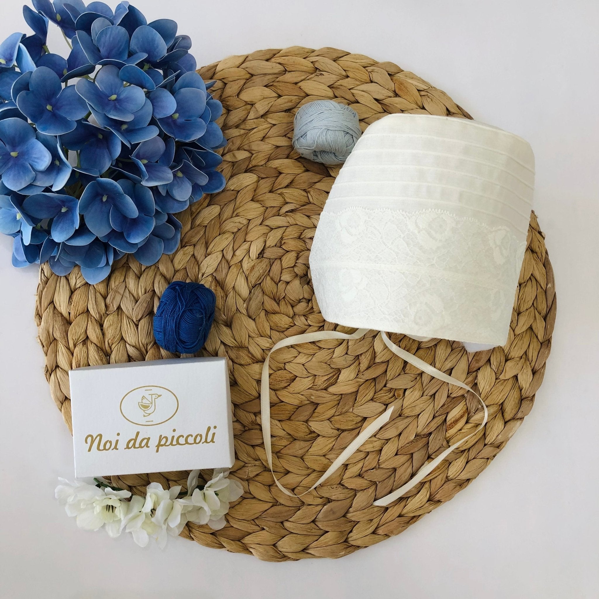 ABITINO CERIMONIALE AVORIO CON FASCIA SALVIA ARTEMISIA ha - Noi da piccoli