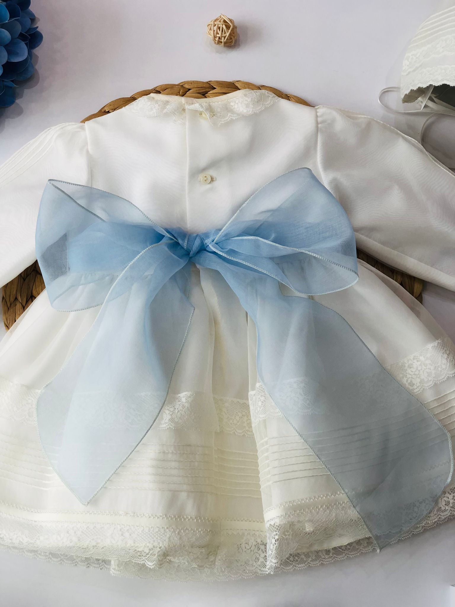 ABITINO CERIMONIALE AVORIO E FASCIA AZZURRO POLVERE - Noi da piccoli