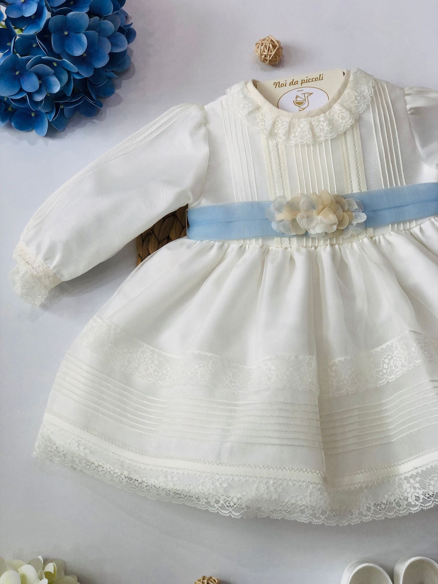 ABITINO CERIMONIALE AVORIO E FASCIA AZZURRO POLVERE - Noi da piccoli