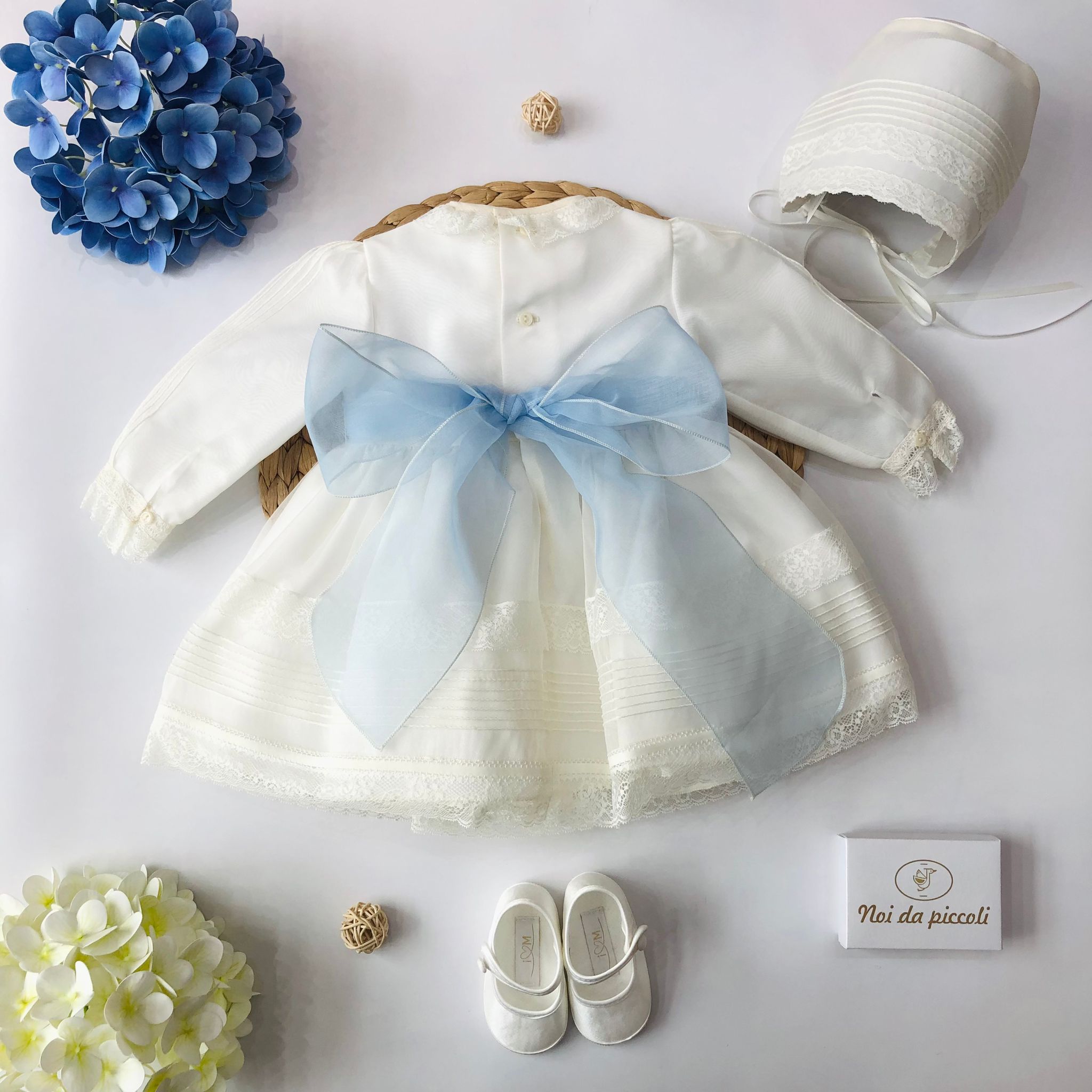 ABITINO CERIMONIALE AVORIO E FASCIA AZZURRO POLVERE - Noi da piccoli