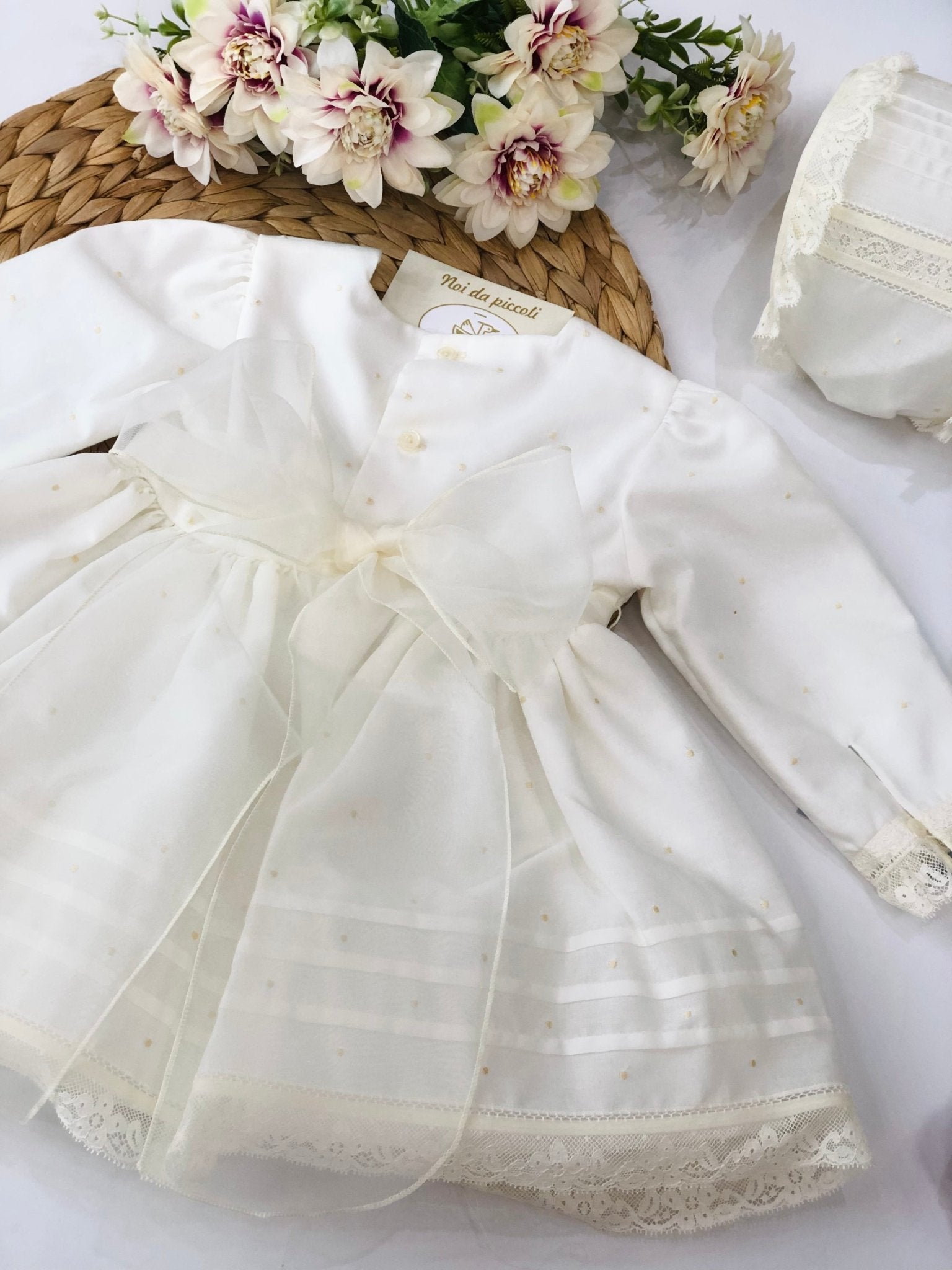 ABITINO CERIMONIALE AVORIO POIS E FIORI SISSI - Noi da piccoli