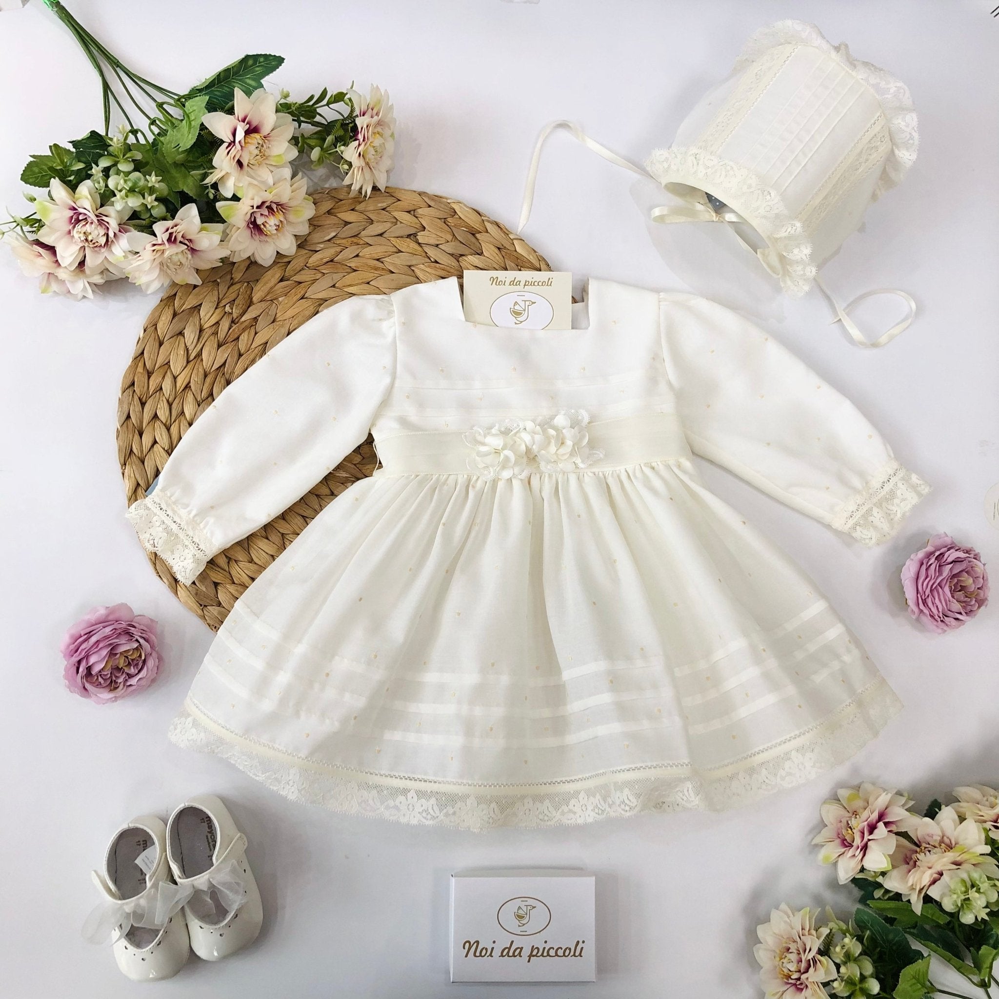 ABITINO CERIMONIALE AVORIO POIS E FIORI SISSI - Noi da piccoli
