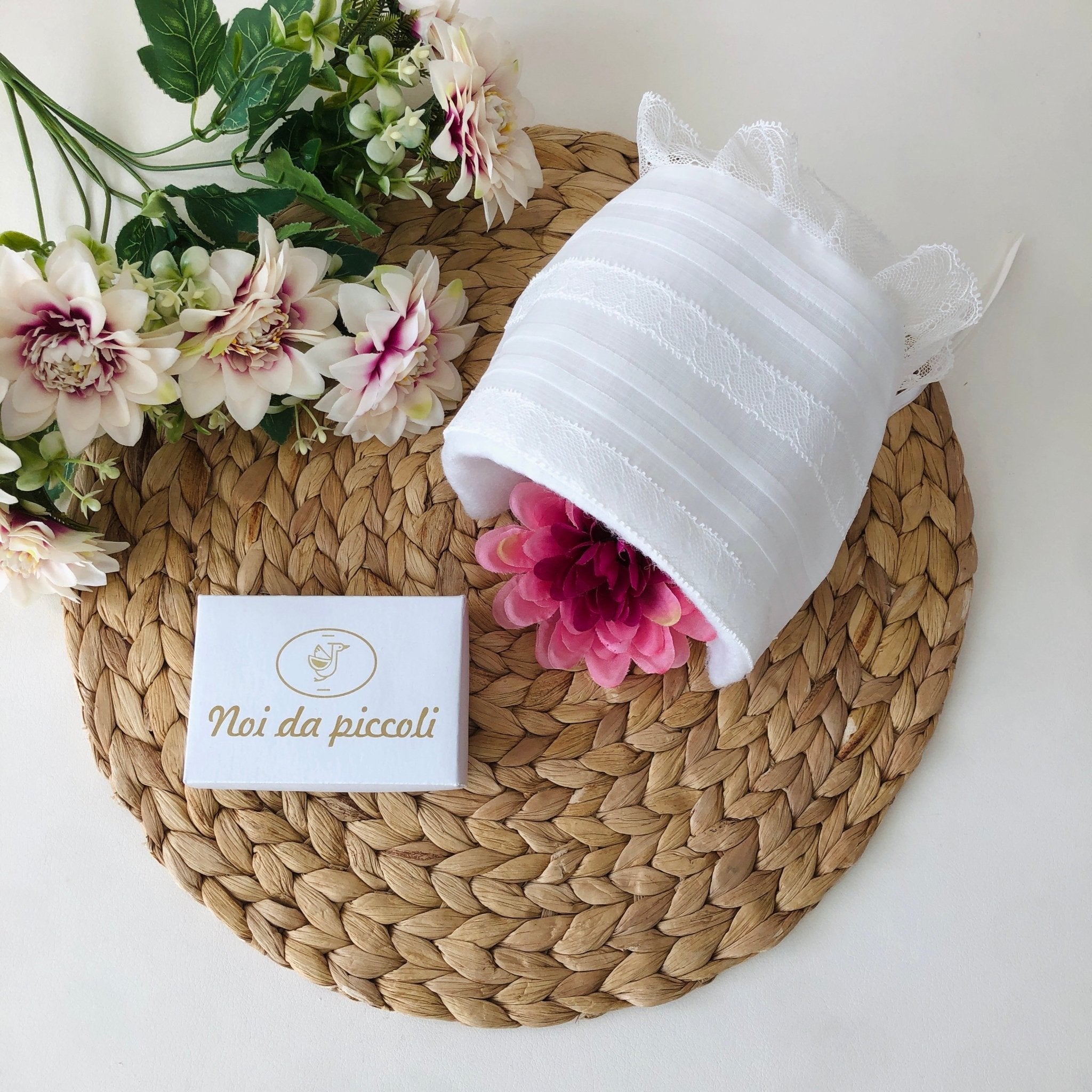 ABITINO CERIMONIALE BIANCO CON FIORE VERDE SOPHIA - Noi da piccoli