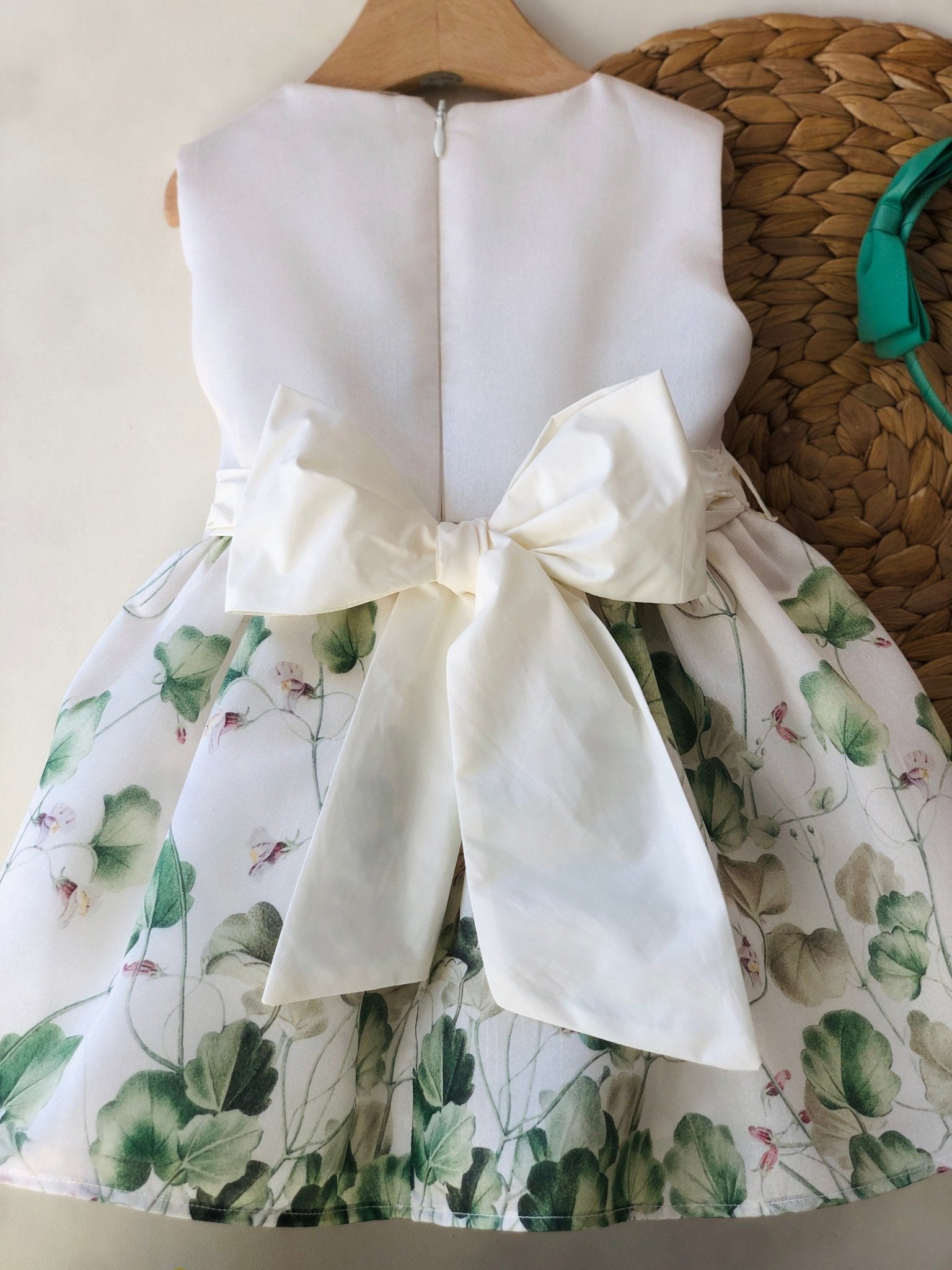 ABITINO CERIMONIALE BIANCO CON FIORI VERDI - Noi da piccoli